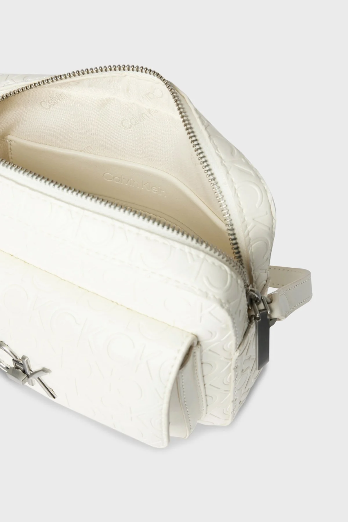 Calvin Klein Logolu Ayarlanabilir Omuz Askılı K60K610921YAL Bayan Çanta K60K610921 YAL BEYAZ - 4