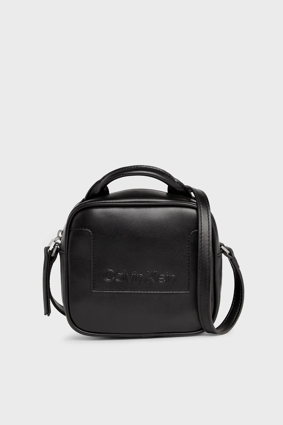 Calvin Klein Logolu Ayarlanabilir Omuz Askılı K60K611073BAX Bayan Çanta K60K611073 BAX SİYAH - 1