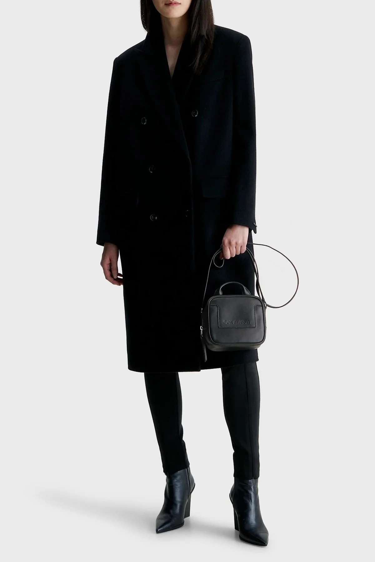 Calvin Klein Logolu Ayarlanabilir Omuz Askılı K60K611073BAX Bayan Çanta K60K611073 BAX SİYAH - 3