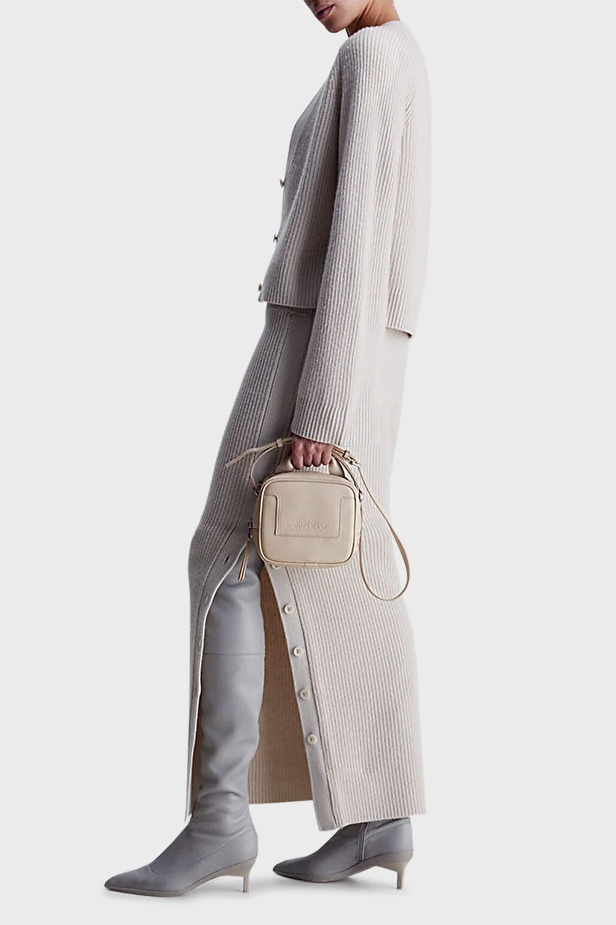 Calvin Klein Logolu Ayarlanabilir Omuz Askılı K60K611073PBP Bayan Çanta K60K611073 PBP BEJ - 2