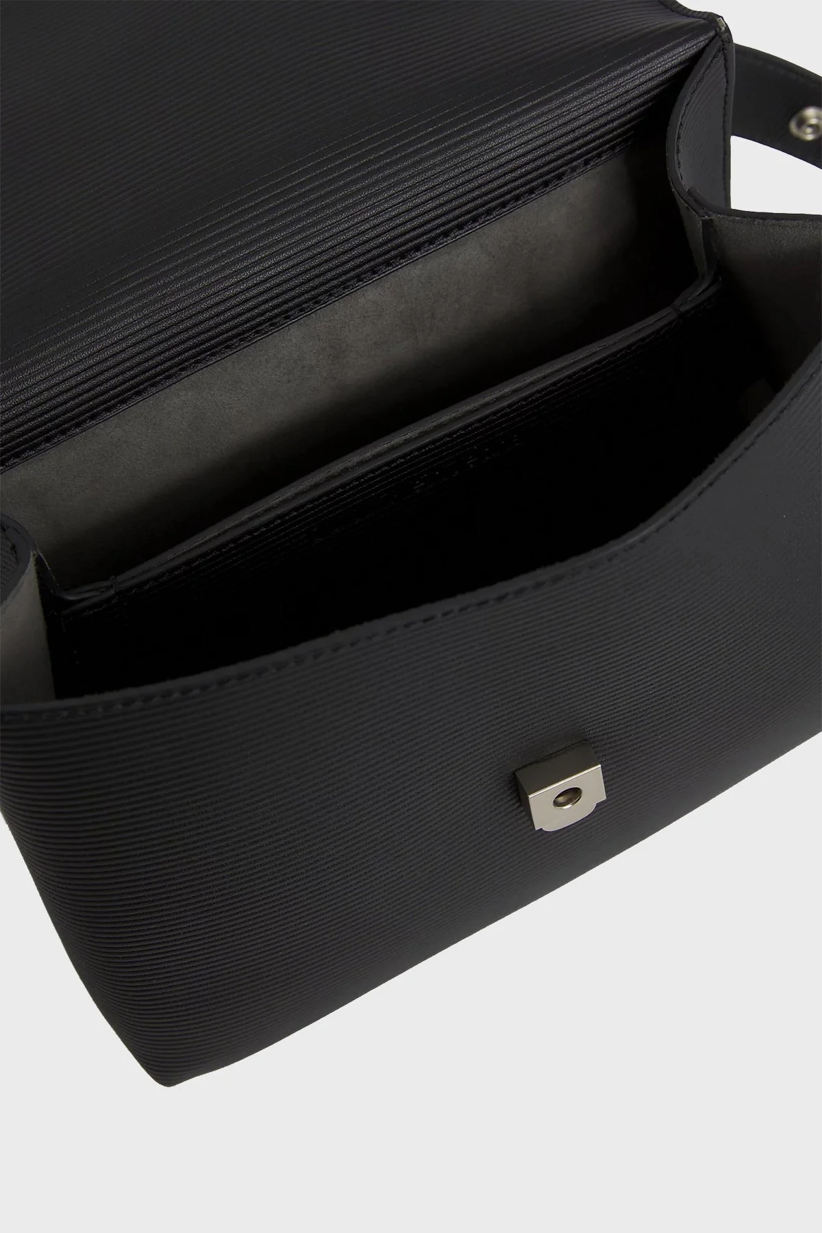 Calvin Klein Logolu Ayarlanabilir Omuz Askılı K60K611214BDS Bayan Çanta K60K611214 BDS SİYAH - 5