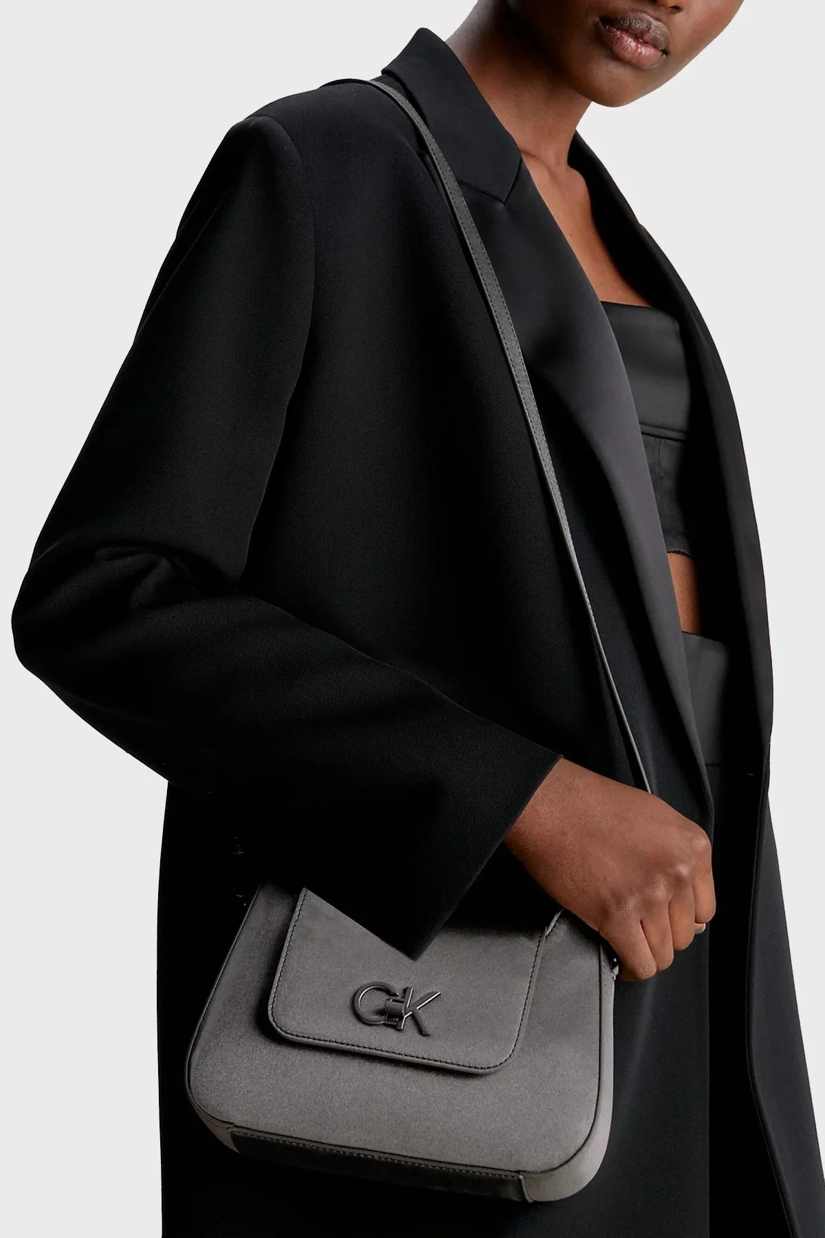 Calvin Klein Logolu Ayarlanabilir Omuz Askılı K60K611287PCS Bayan Çanta K60K611287 PCS ANTRASİT - 1