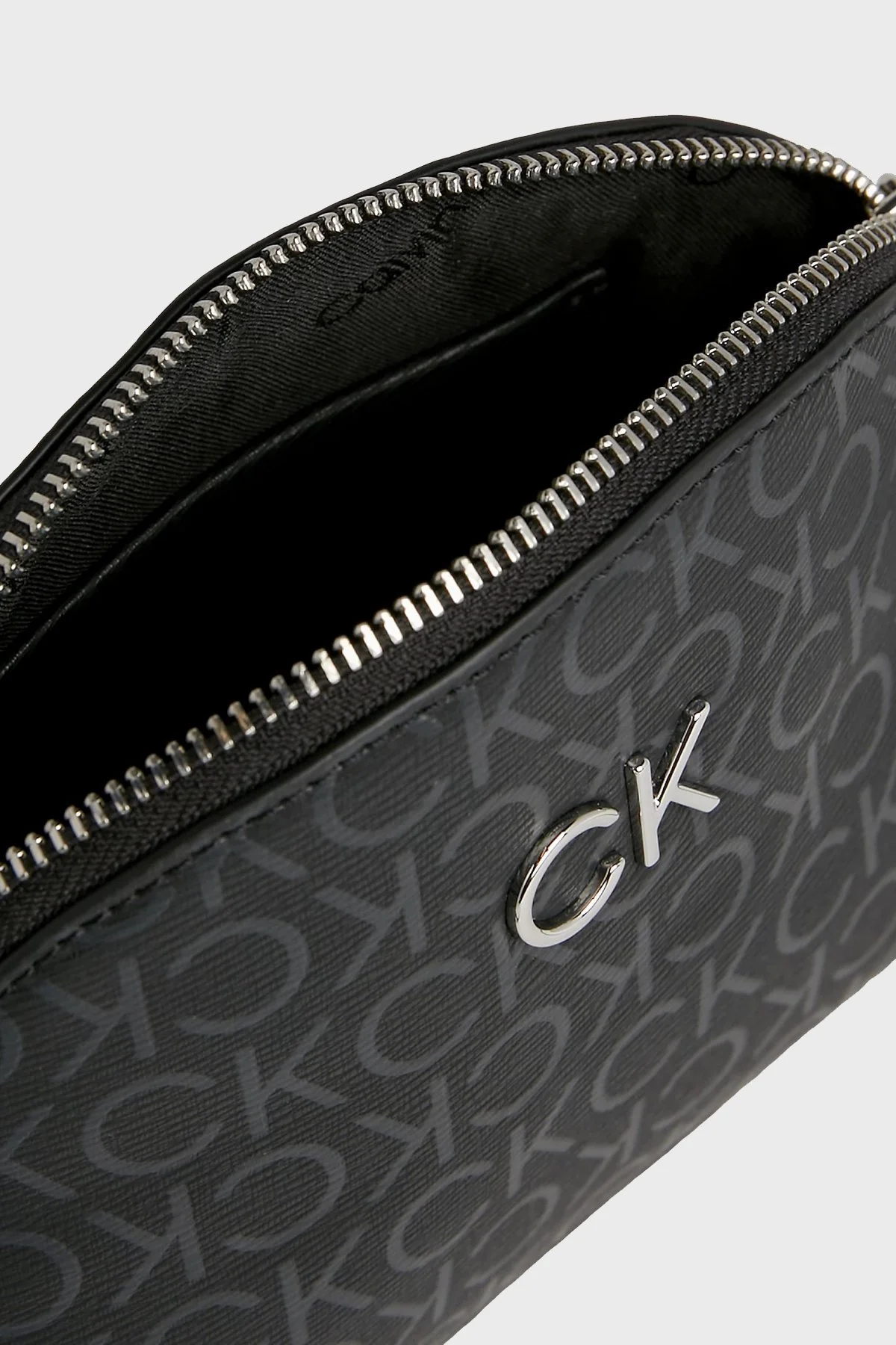 Calvin Klein Logolu Ayarlanabilir Omuz Askılı K60K6118820GJ Bayan Çanta K60K611882 0GJ SİYAH - 5