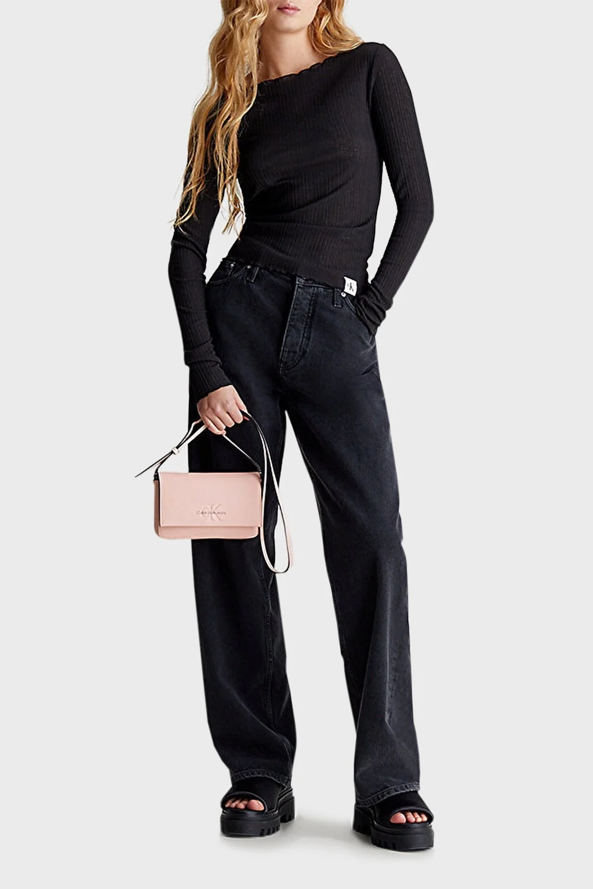 Calvin Klein Logolu Ayarlanabilir Omuz Askılı K60K611965TFT Bayan Çanta K60K611965 TFT PUDRA - 2