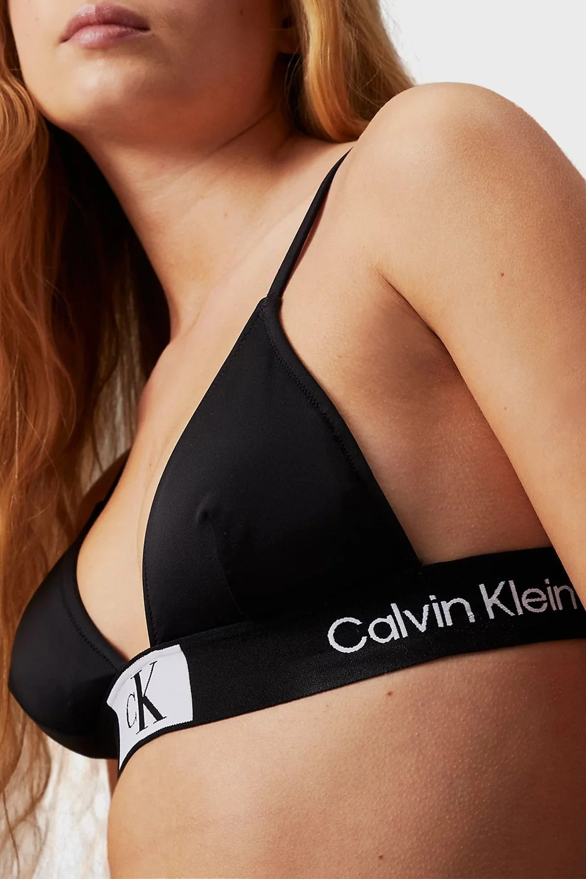Calvin Klein Logolu Ayarlanabilir Omuz Askılı KW0KW02451BEH Bayan Bikini Üstü KW0KW02451 BEH SİYAH - 3