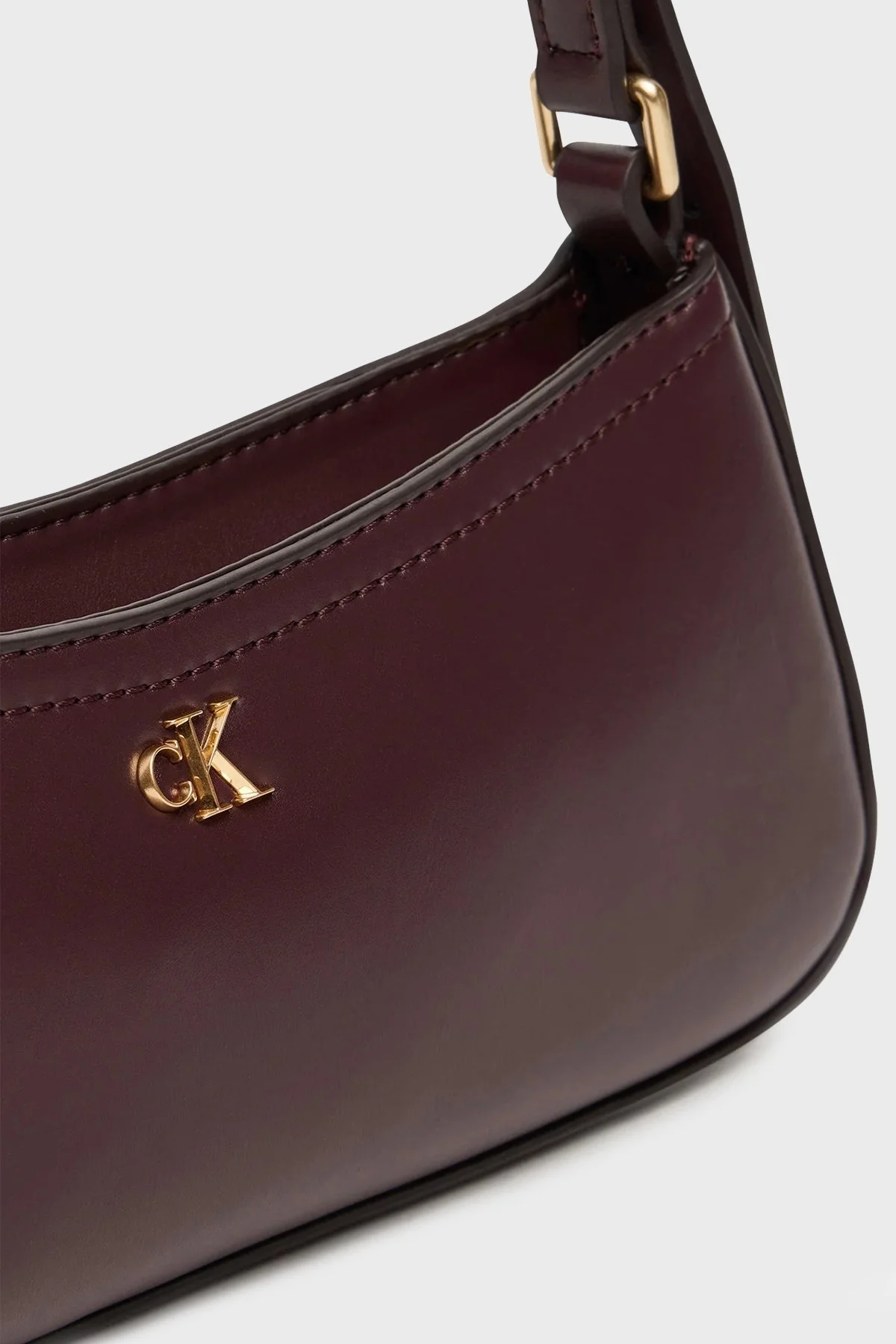 Calvin Klein Logolu Ayarlanabilir Omuz Askılı LV04F3170GBAP Bayan Çanta LV04F3170G BAP BORDO - 6
