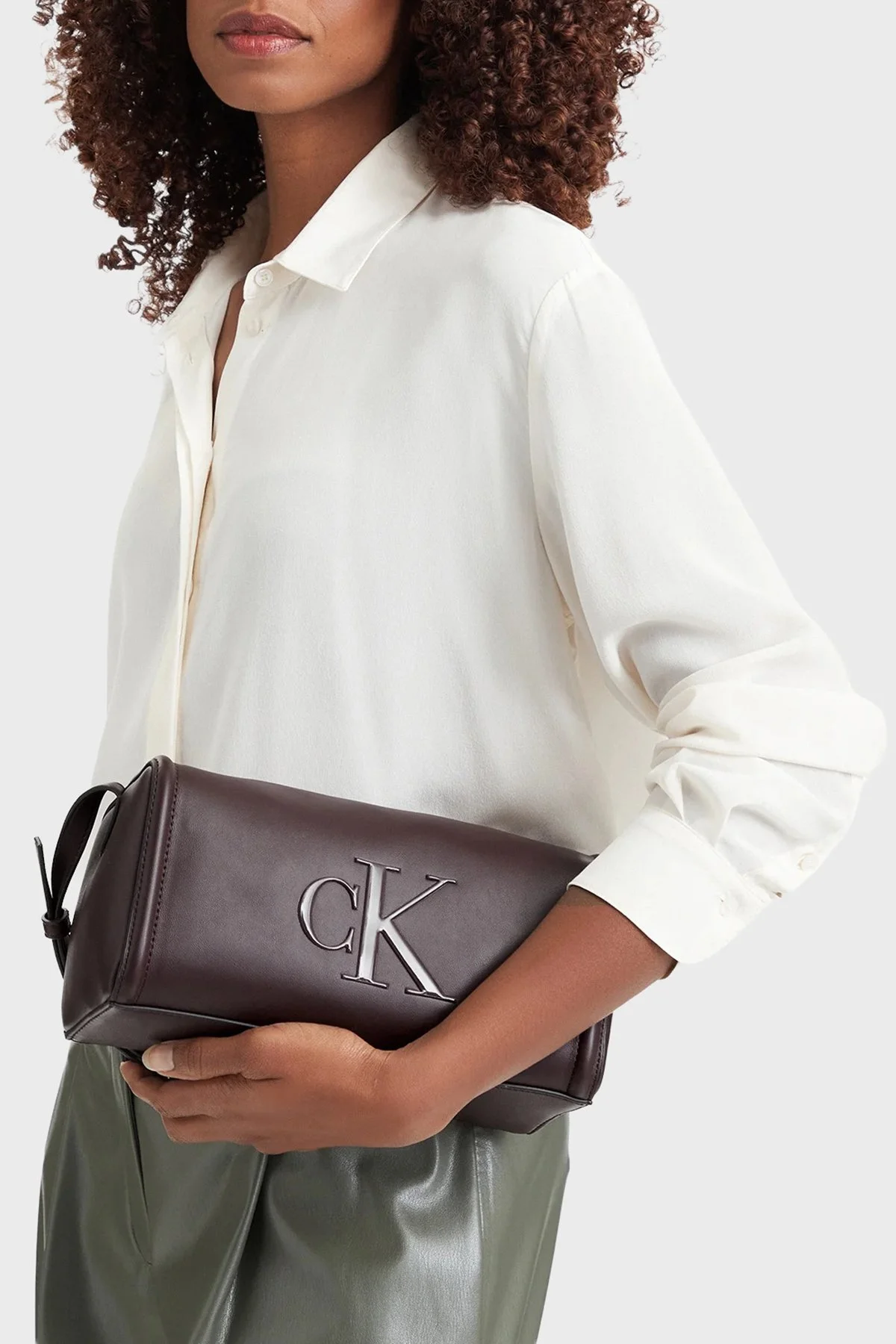 Calvin Klein Logolu Ayarlanabilir Omuz Askılı LV04F3894GBAP Kadın Çanta LV04F3894G BAP Bordo - 2