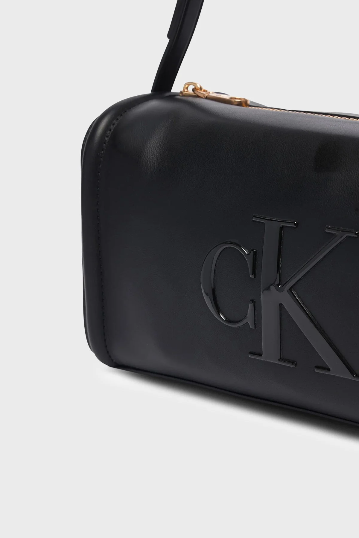 Calvin Klein Logolu Ayarlanabilir Omuz Askılı LV04F3894GUB1 Kadın Çanta LV04F3894G UB1 Siyah - 3