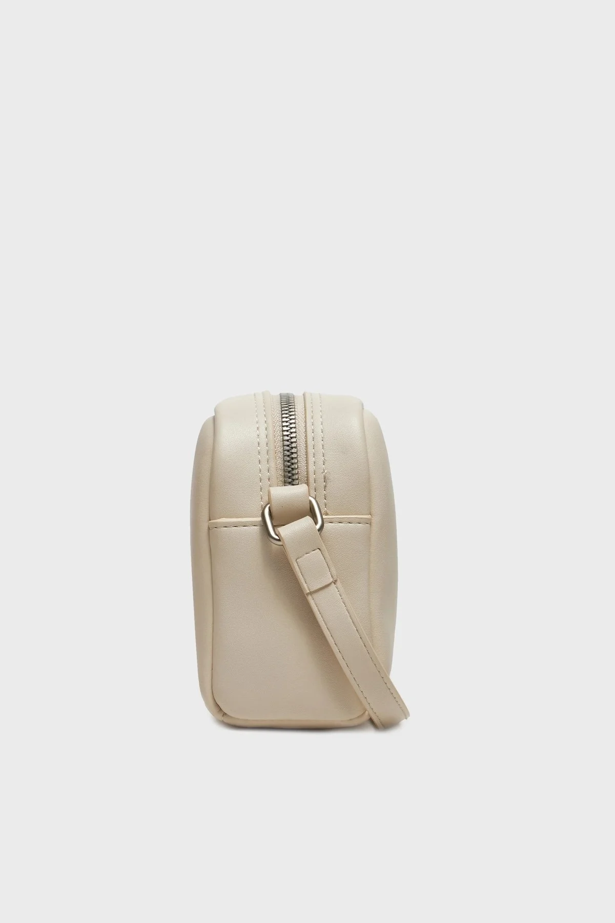 Calvin Klein Logolu Ayarlanabilir Uzatma Askılı K60K612220ACF Bayan Çanta K60K612220 ACF BEJ - 3