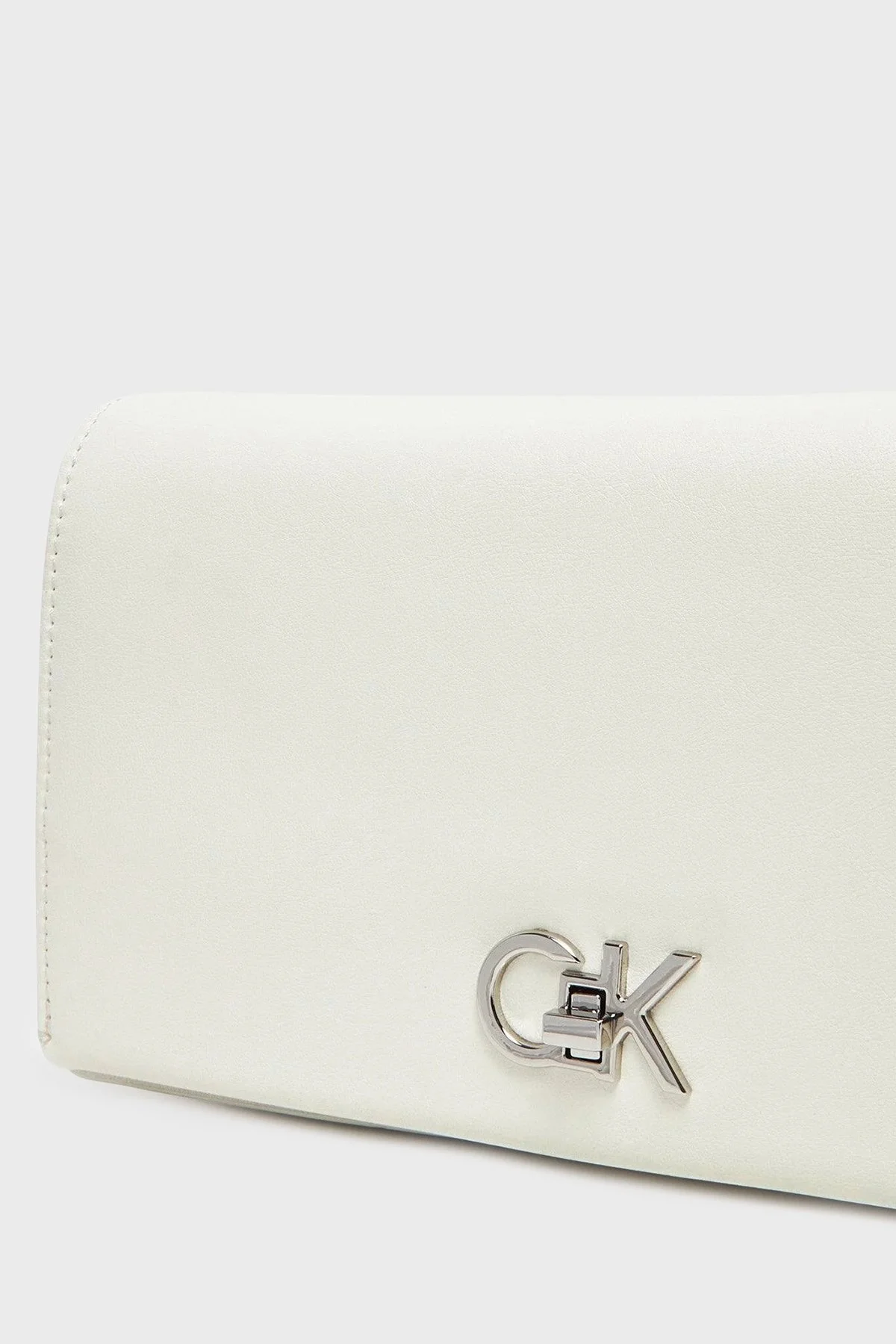 Calvin Klein Logolu Ayarlanabilir Zincir Askılı LV04F3103GFUP Bayan Çanta LV04F3103G FUP BEYAZ - 5