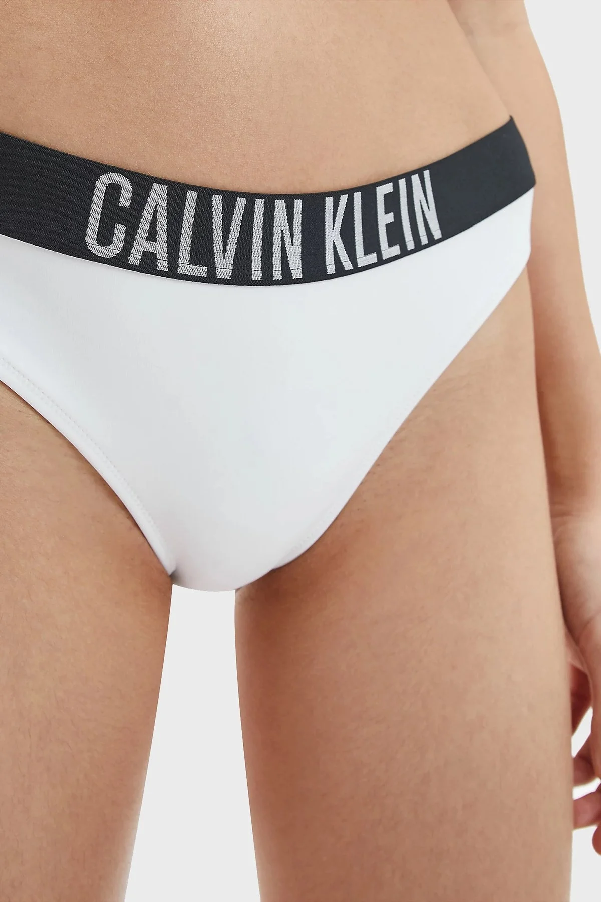 Calvin Klein Logolu Bayan Bikini Altı KW0KW01859 YCD BEYAZ - 3