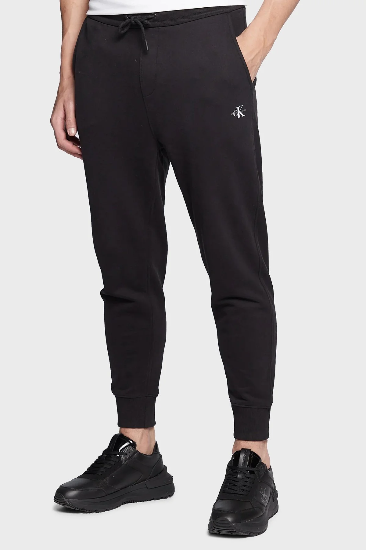 Calvin Klein Logolu Belden Bağlamalı Cepli % 100 Pamuk Jogger J30J322484BEH Erkek Pantolon J30J322484 BEH SİYAH - 2
