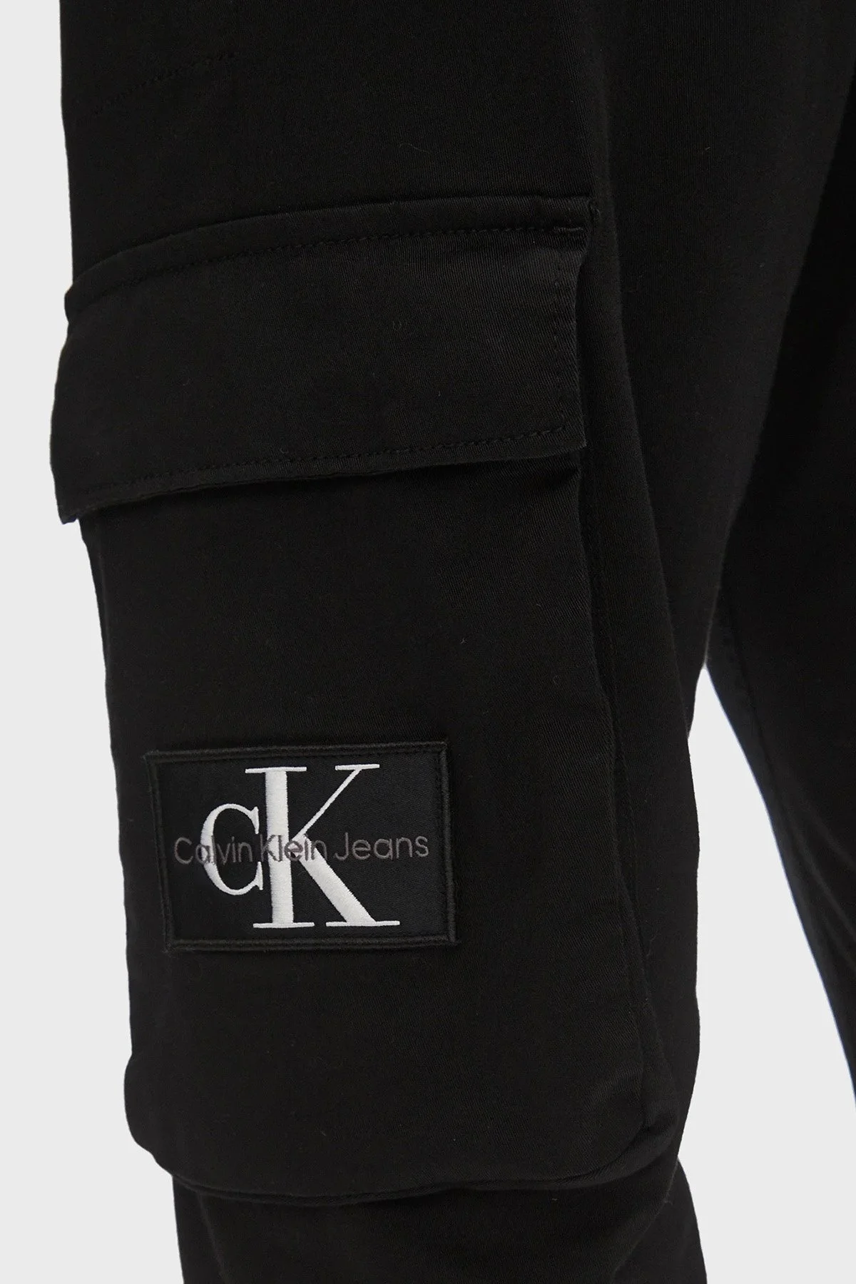 Calvin Klein Logolu Belden Bağlamalı Cepli Skinny Kargo J30J324696BEH Erkek Pantolon J30J324696 BEH SİYAH - 8