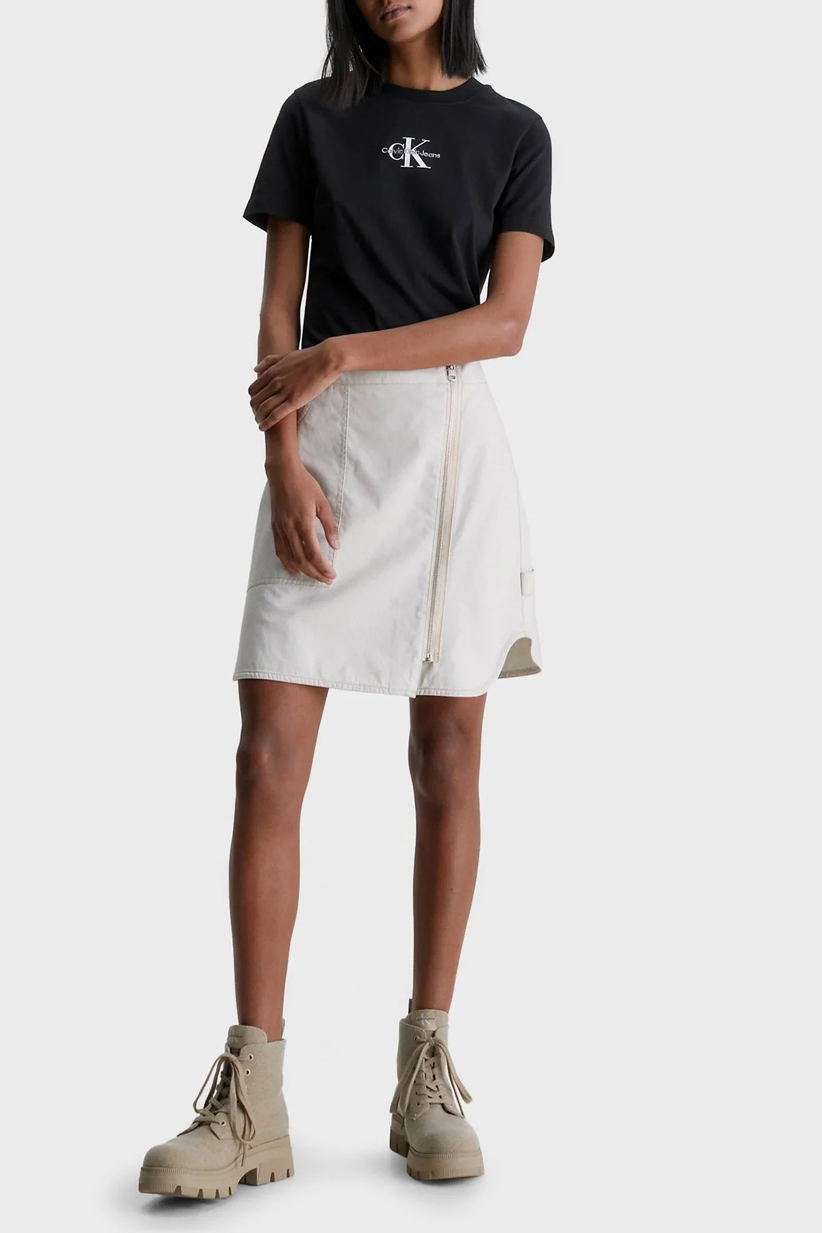 Calvin Klein Logolu Bisiklet Yaka % 100 Pamuk Regular Fit J20J221426BEH Bayan T Shirt J20J221426 BEH SİYAH - 4