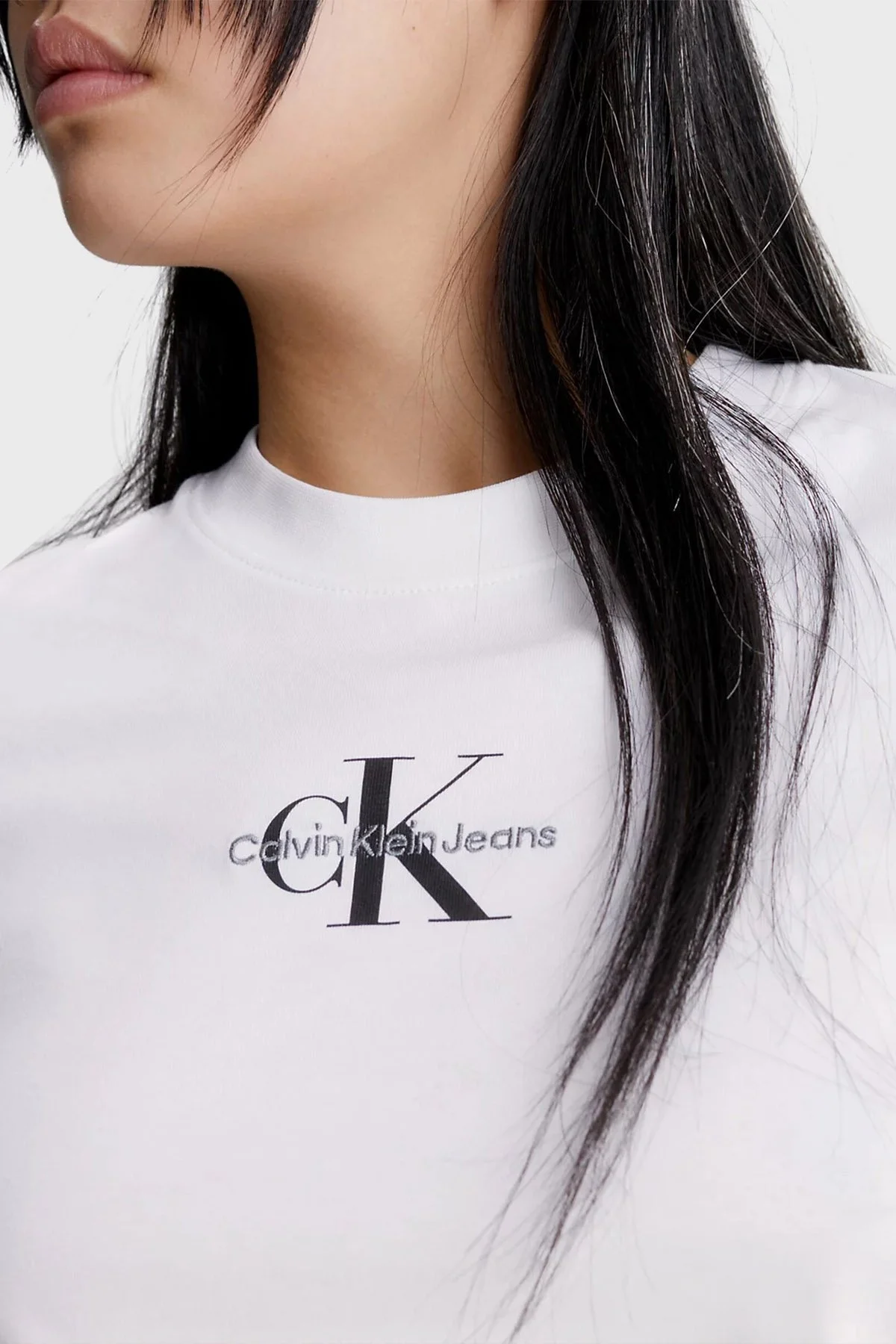 Calvin Klein Logolu Bisiklet Yaka % 100 Pamuk Regular Fit J20J221426YAF Bayan T Shirt J20J221426 YAF BEYAZ - 2