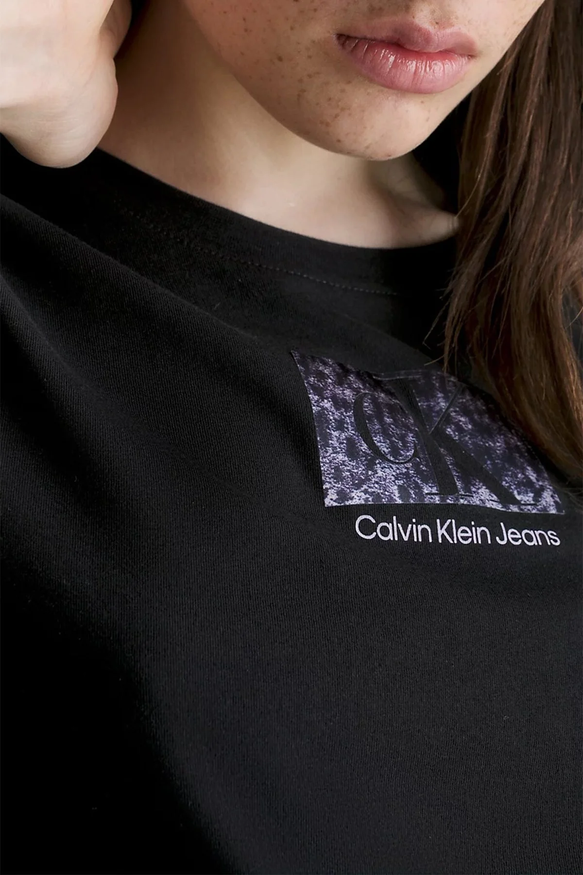 Calvin Klein Logolu Bisiklet Yaka % 100 Pamuk Regular Fit J20J221631BEH Bayan T Shirt J20J221631 BEH SİYAH - 4