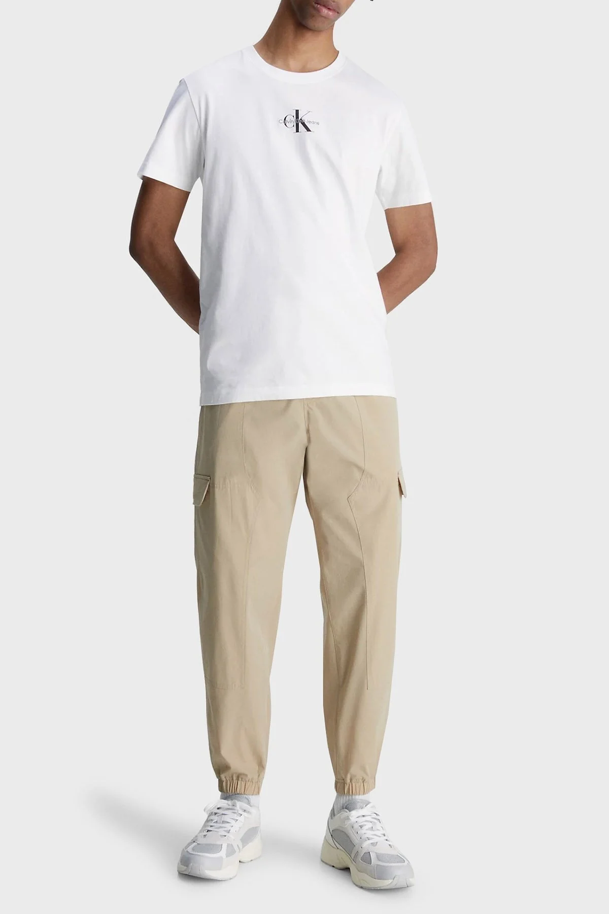 Calvin Klein Logolu Bisiklet Yaka % 100 Pamuk Regular Fit J30J323483YAF Erkek T Shirt J30J323483 YAF BEYAZ - 4