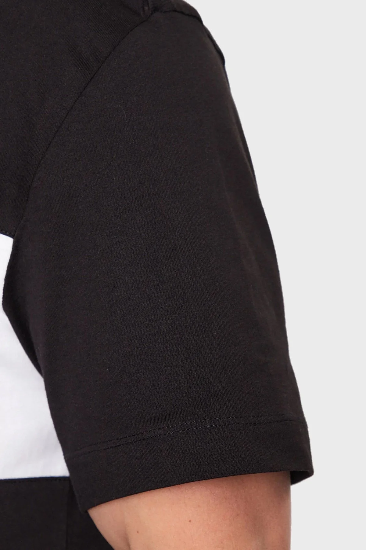 Calvin Klein Logolu Bisiklet Yaka % 100 Pamuk Regular Fit J30J323760BEH Erkek T Shirt J30J323760 BEH SİYAH - 5