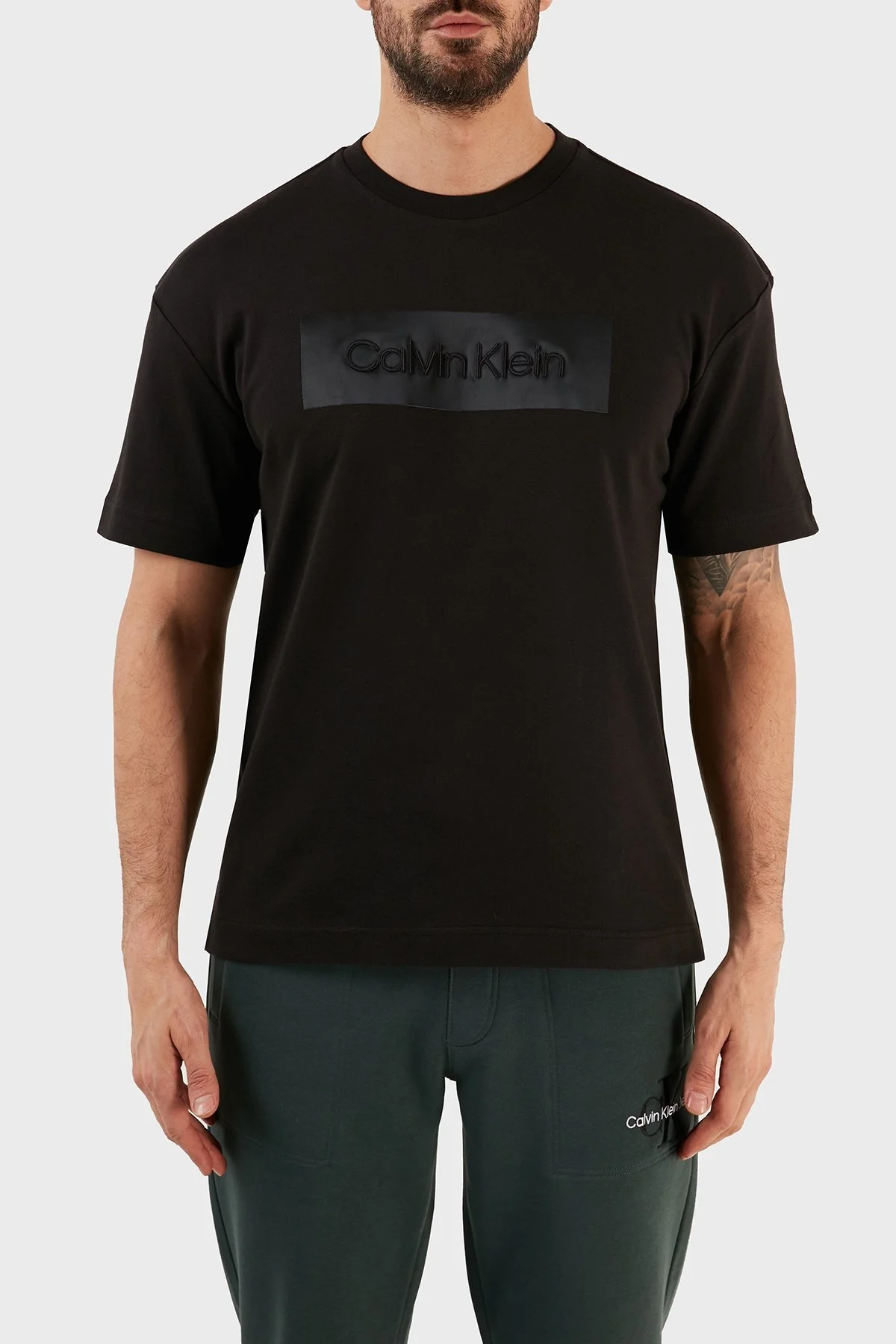 Calvin Klein Logolu Bisiklet Yaka % 100 Pamuk Relaxed Fit Erkek T Shirt K10K110798 BEH SİYAH - 1