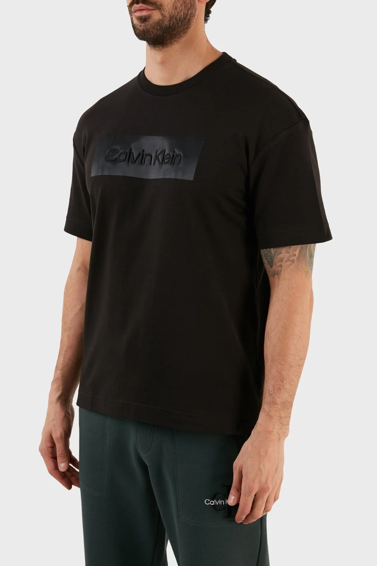 Calvin Klein Logolu Bisiklet Yaka % 100 Pamuk Relaxed Fit Erkek T Shirt K10K110798 BEH SİYAH - 2