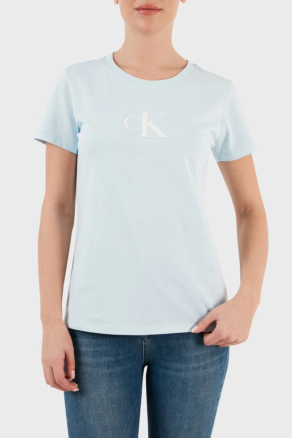 Calvin Klein Logolu Bisiklet Yaka % 100 Pamuk Slim Fit J20J222961CYR Bayan T Shirt J20J222961 CYR AÇIK MAVİ - 1