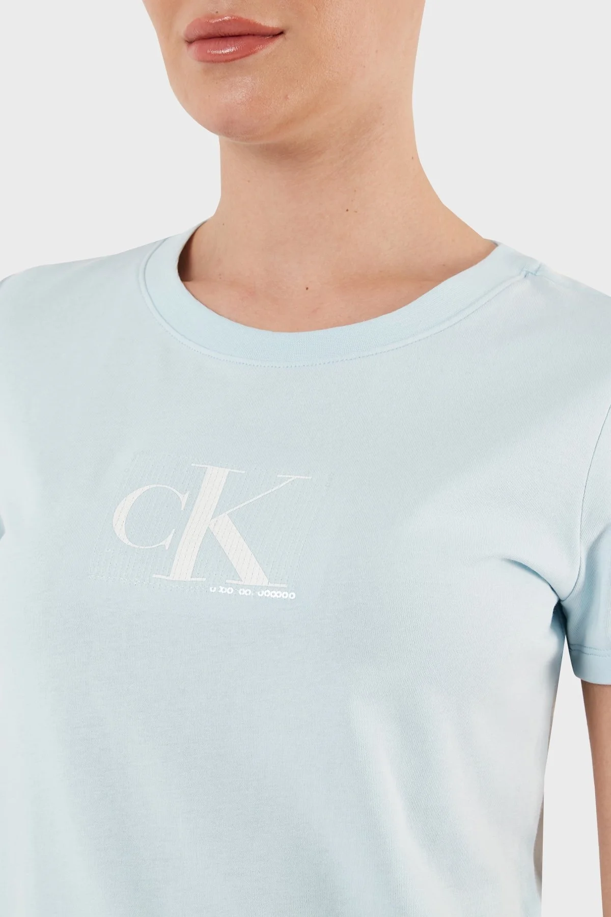 Calvin Klein Logolu Bisiklet Yaka % 100 Pamuk Slim Fit J20J222961CYR Bayan T Shirt J20J222961 CYR AÇIK MAVİ - 5