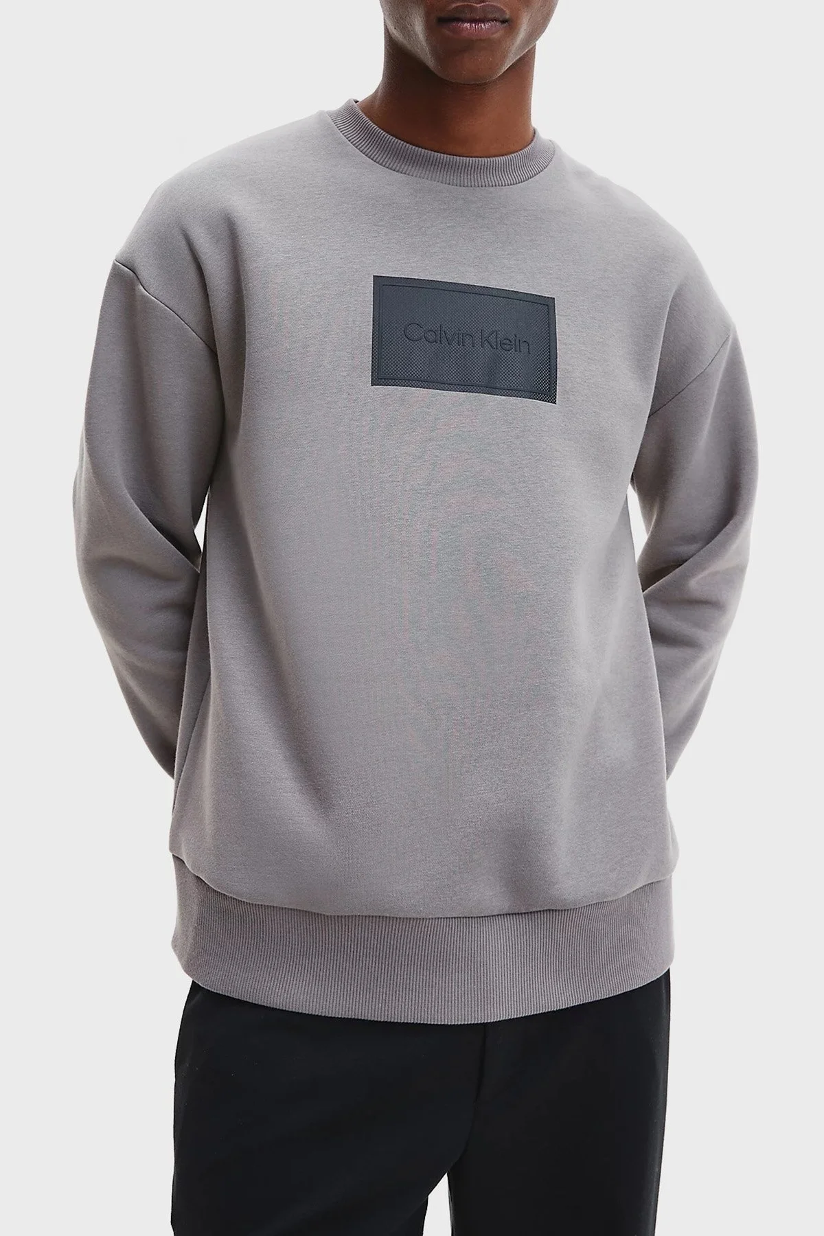Calvin Klein Logolu Bisiklet Yaka Organik Pamuklu Relaxed Fit Erkek Sweat K10K110083 PQ6 GRİ - 1