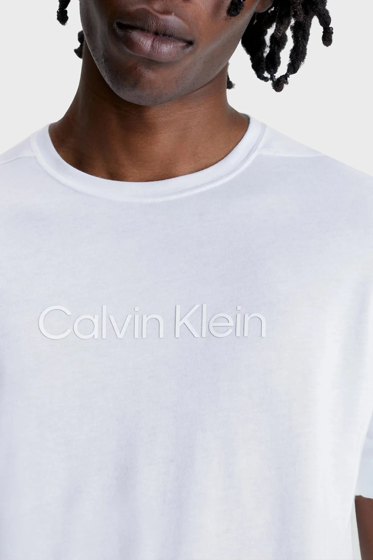 Calvin Klein Logolu Bisiklet Yaka Pamuklu Regular Fit Erkek T Shirt 00GMS3K108 YAF BEYAZ - 3