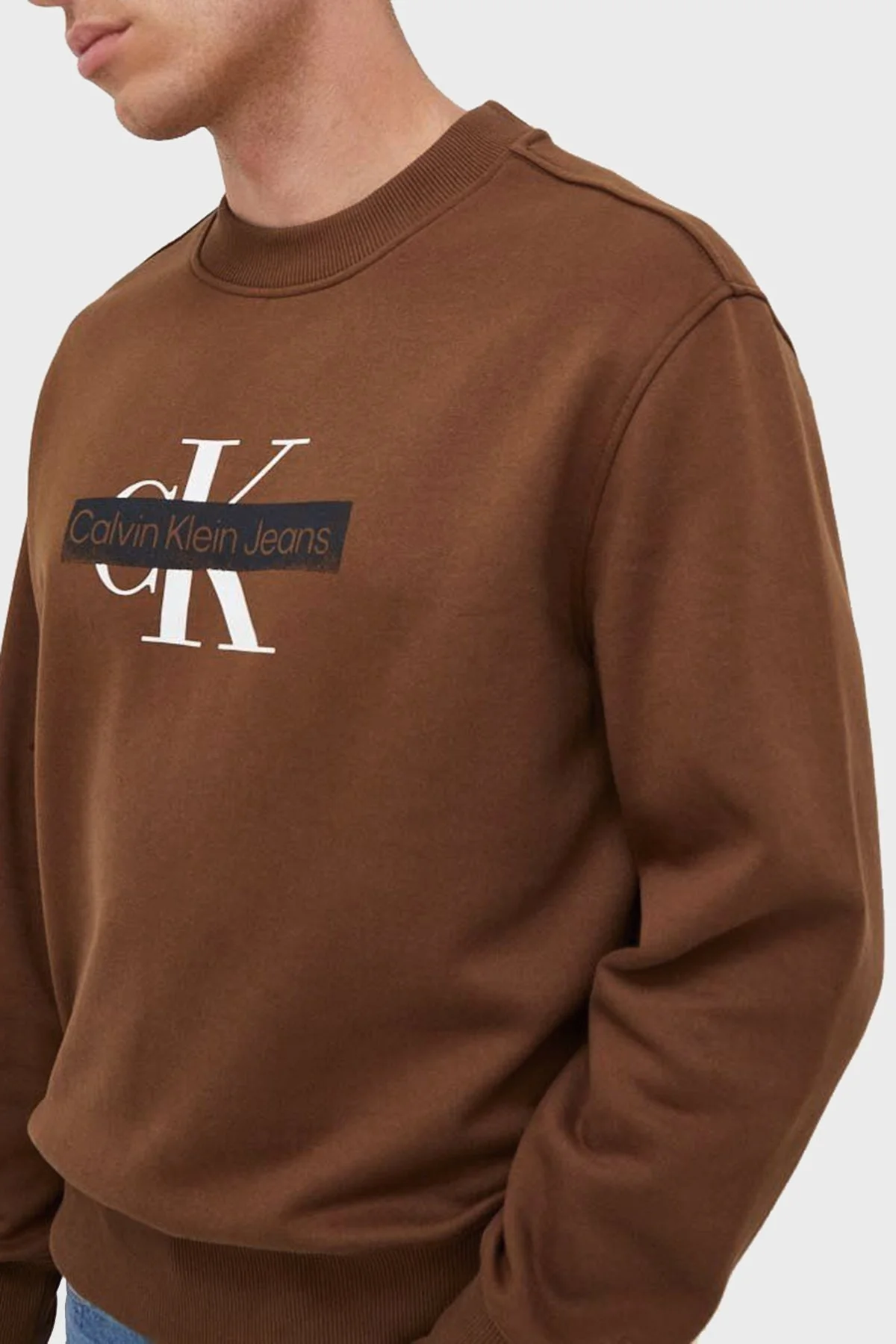 Calvin Klein Logolu Bisiklet Yaka Pamuklu Regular Fit J30J324113GQM Erkek Sweat J30J324113 GQM KAHVE - 4