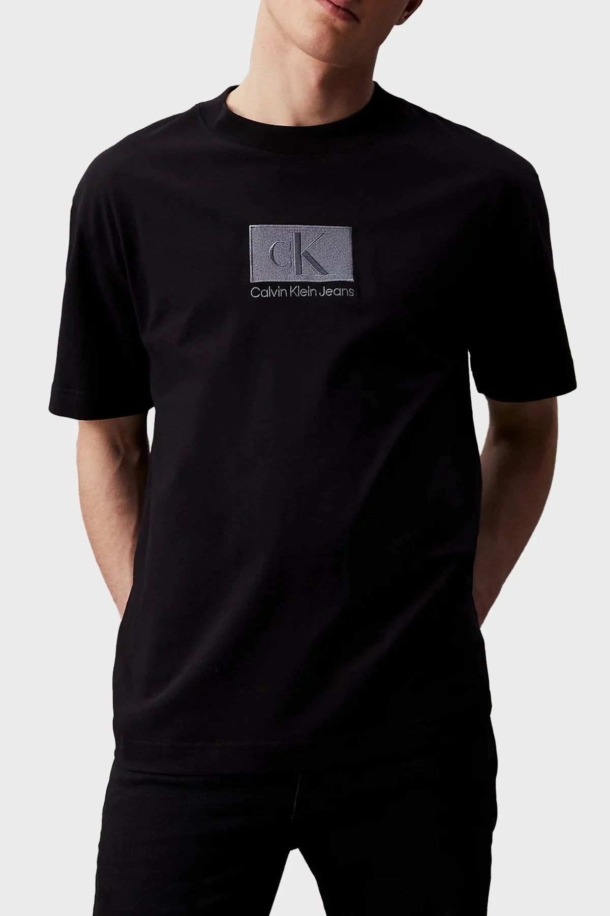 Calvin Klein Logolu Bisiklet Yaka Relaxed Fit Pamuklu Jarse J30J325700BEH Erkek T Shirt J30J325700 BEH SİYAH - 1