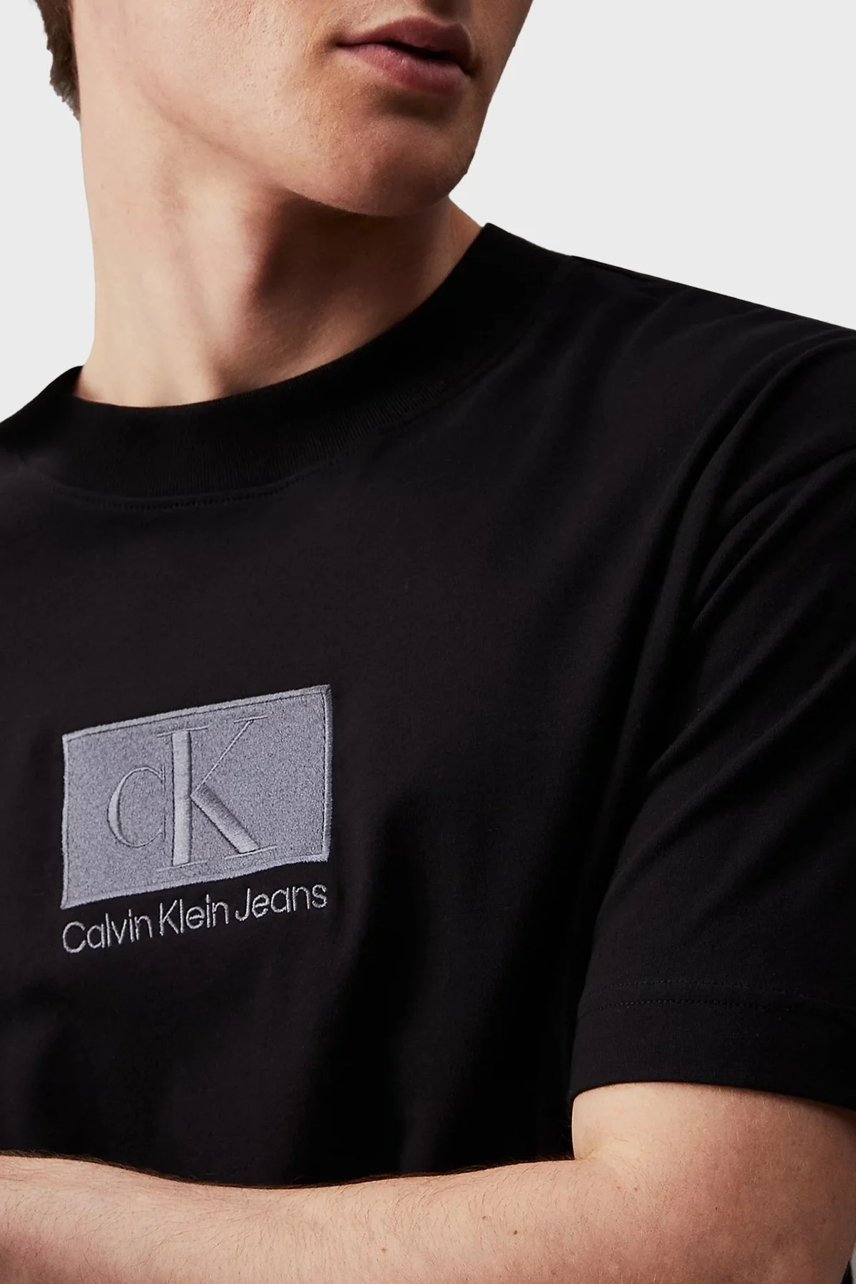 Calvin Klein Logolu Bisiklet Yaka Relaxed Fit Pamuklu Jarse J30J325700BEH Erkek T Shirt J30J325700 BEH SİYAH - 4