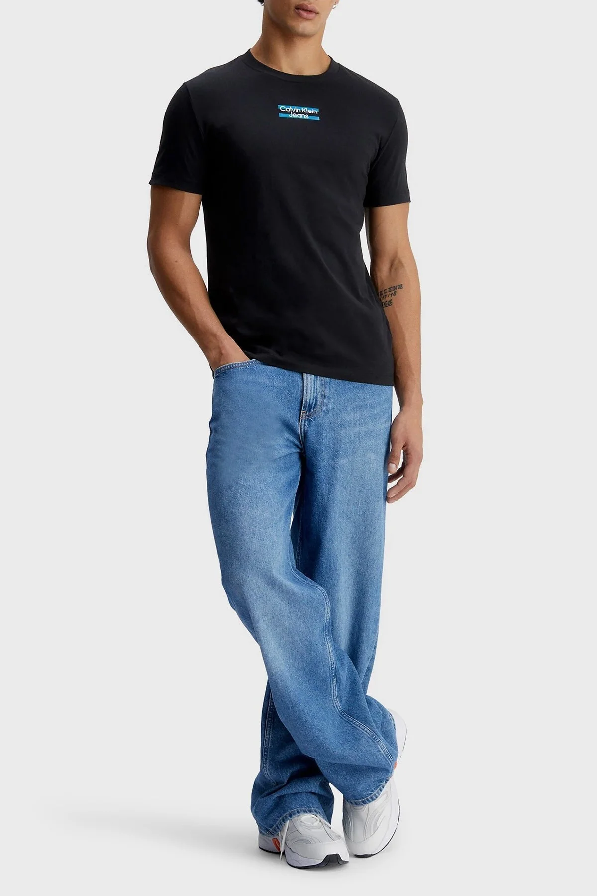 Calvin Klein Logolu Bisiklet Yaka Slim Fit Pamuklu Jarse Erkek T Shirt J30J322872 BEH SİYAH - 6