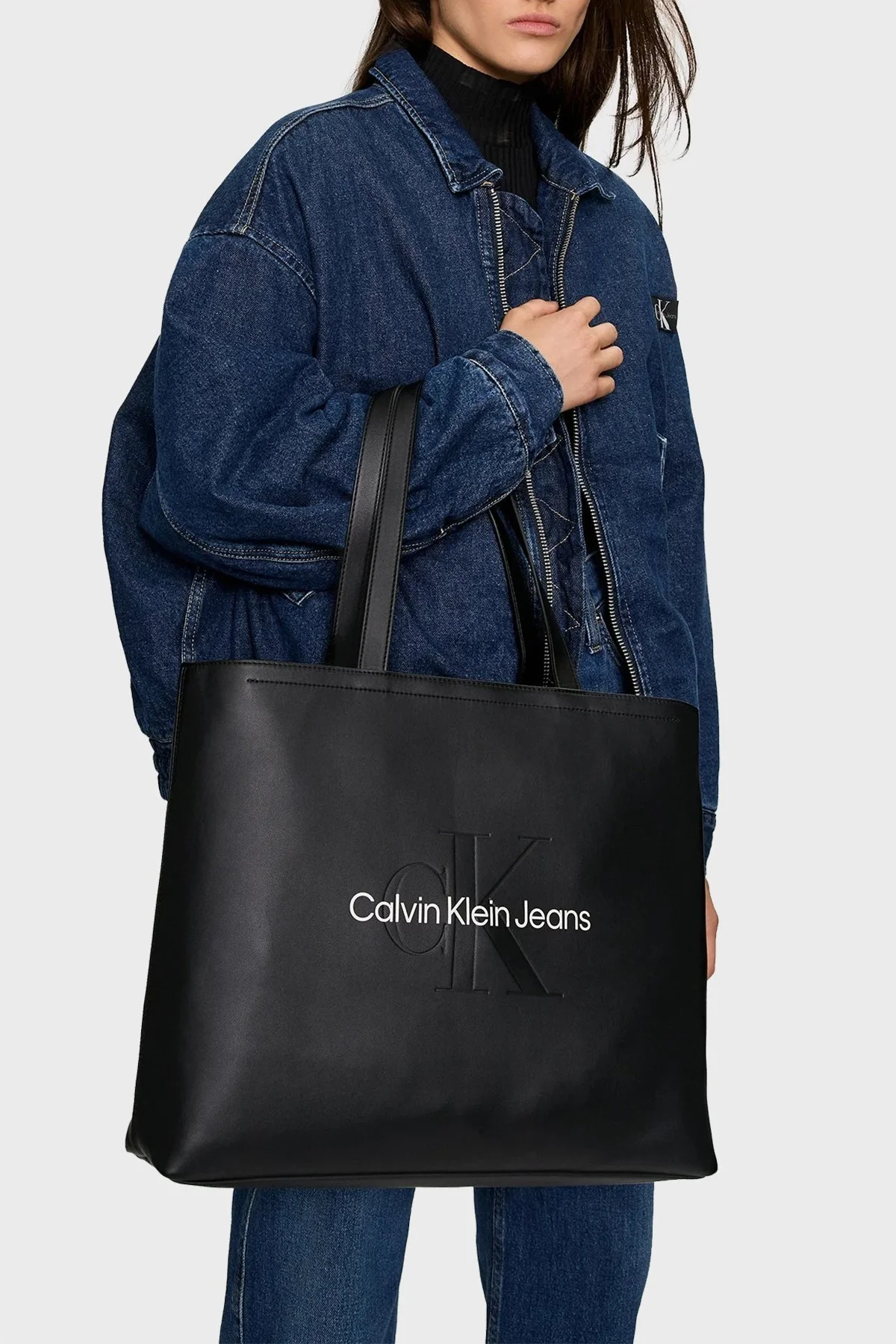 Calvin Klein Logolu Büyük K60K61222201R Bayan Çanta K60K612222 01R SİYAH - 2