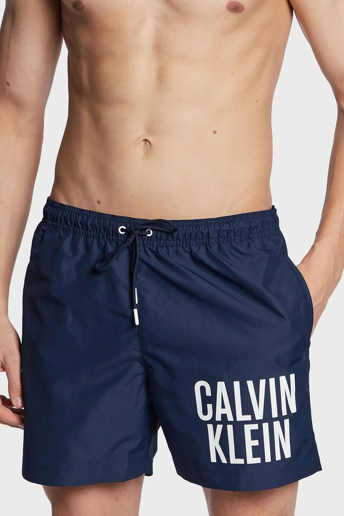 Calvin Klein Logolu Cepli KM0KM00794DCA Erkek Mayo Short KM0KM00794 DCA LACİVERT - 1