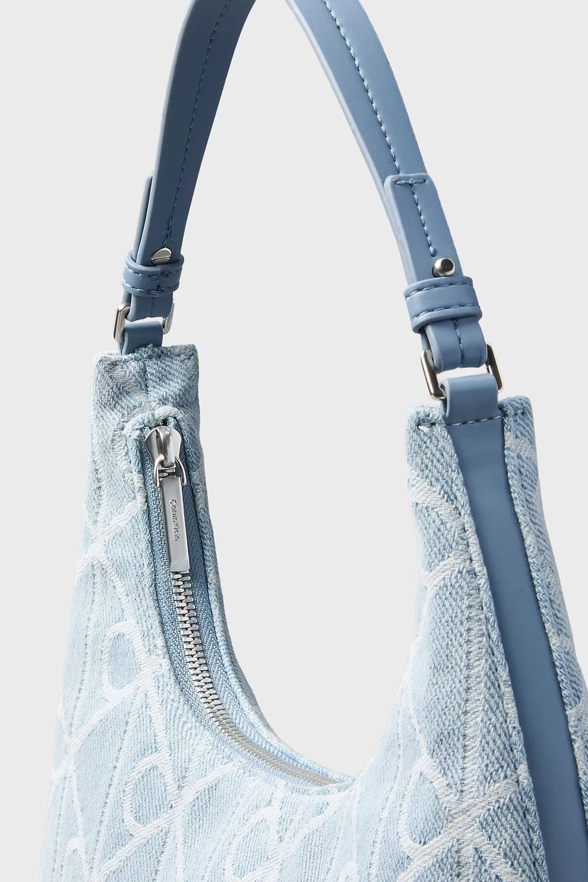 Calvin Klein Logolu Çıkarılabilir Askılı Denim LV04F3431GYBZ Bayan Çanta LV04F3431G YBZ AÇIK MAVİ - 5