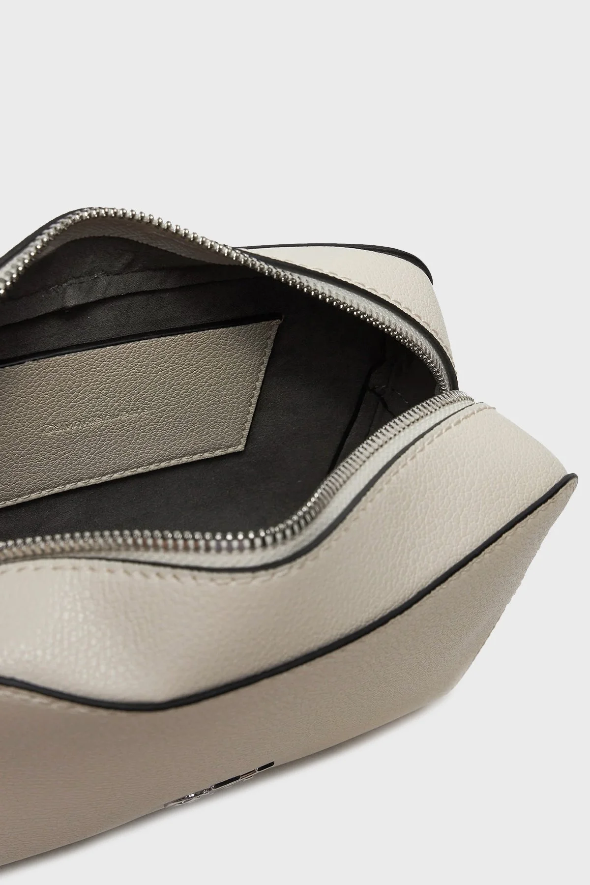 Calvin Klein Logolu Çıkarılabilir Askılı K60K612719PAS Bayan Çanta K60K612719 PAS BEJ - 5