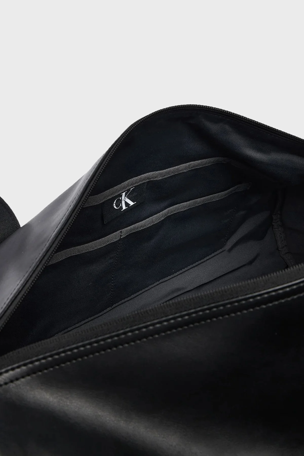 Calvin Klein Logolu Çıkarılabilir Askılı LV04D3461GUB1 Erkek Çanta LV04D3461G UB1 Siyah - 6