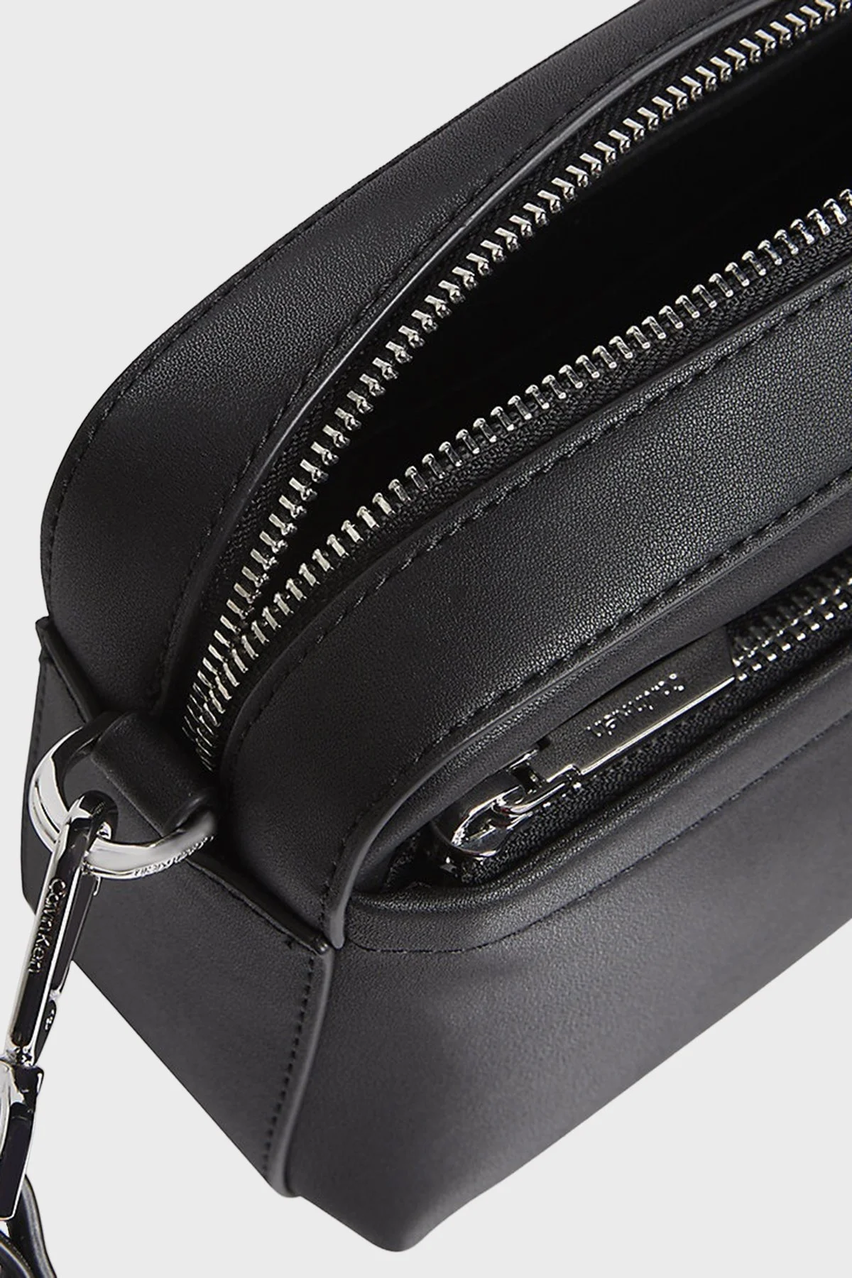 Calvin Klein Logolu Çıkarılabilir Askılı LV04F3094GUB1 Bayan Çanta LV04F3094G UB1 SİYAH - 3