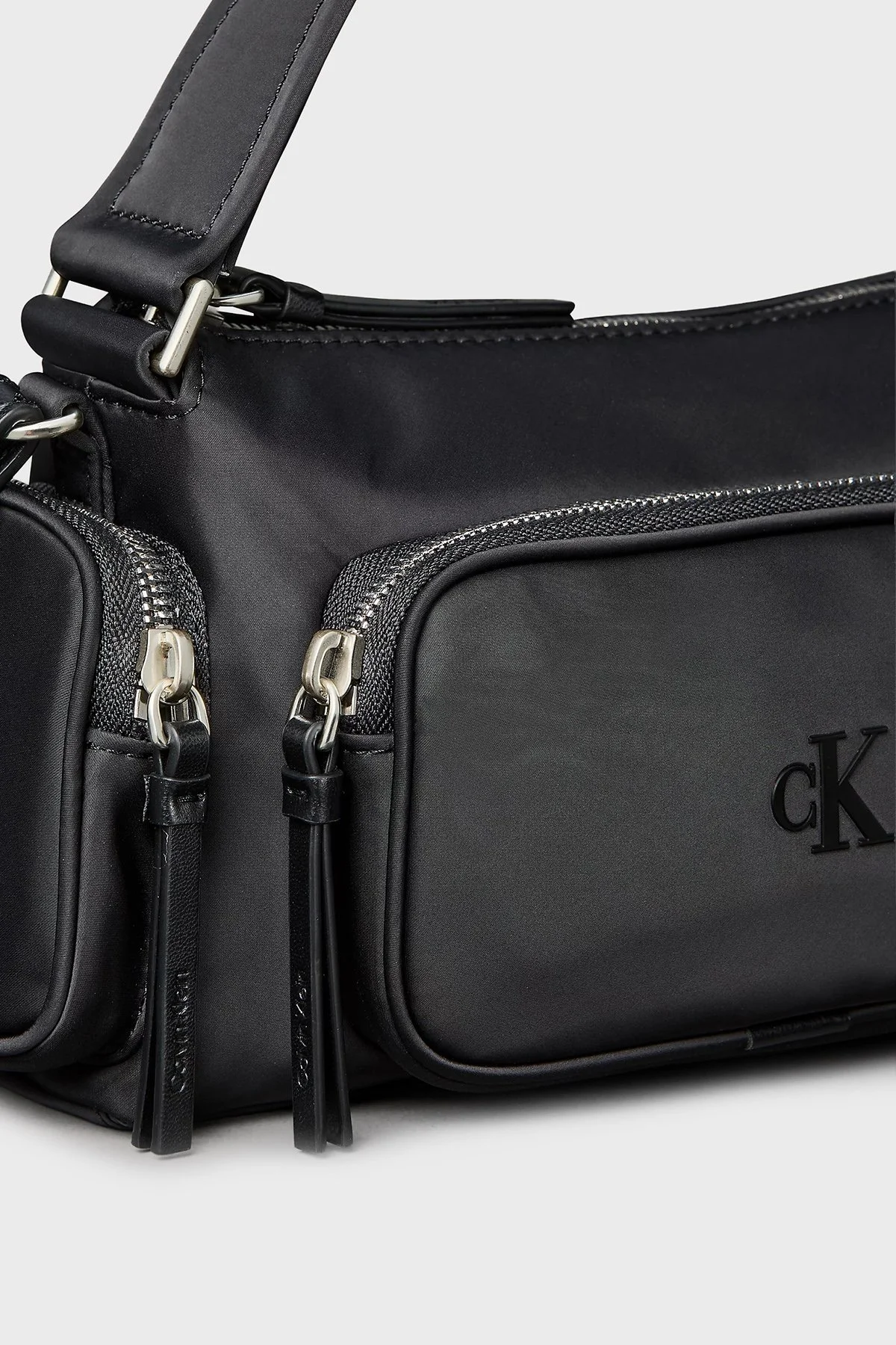 Calvin Klein Logolu Çıkarılabilir Askılı LV04F3132GUB1 Bayan Çanta LV04F3132G UB1 SİYAH - 4