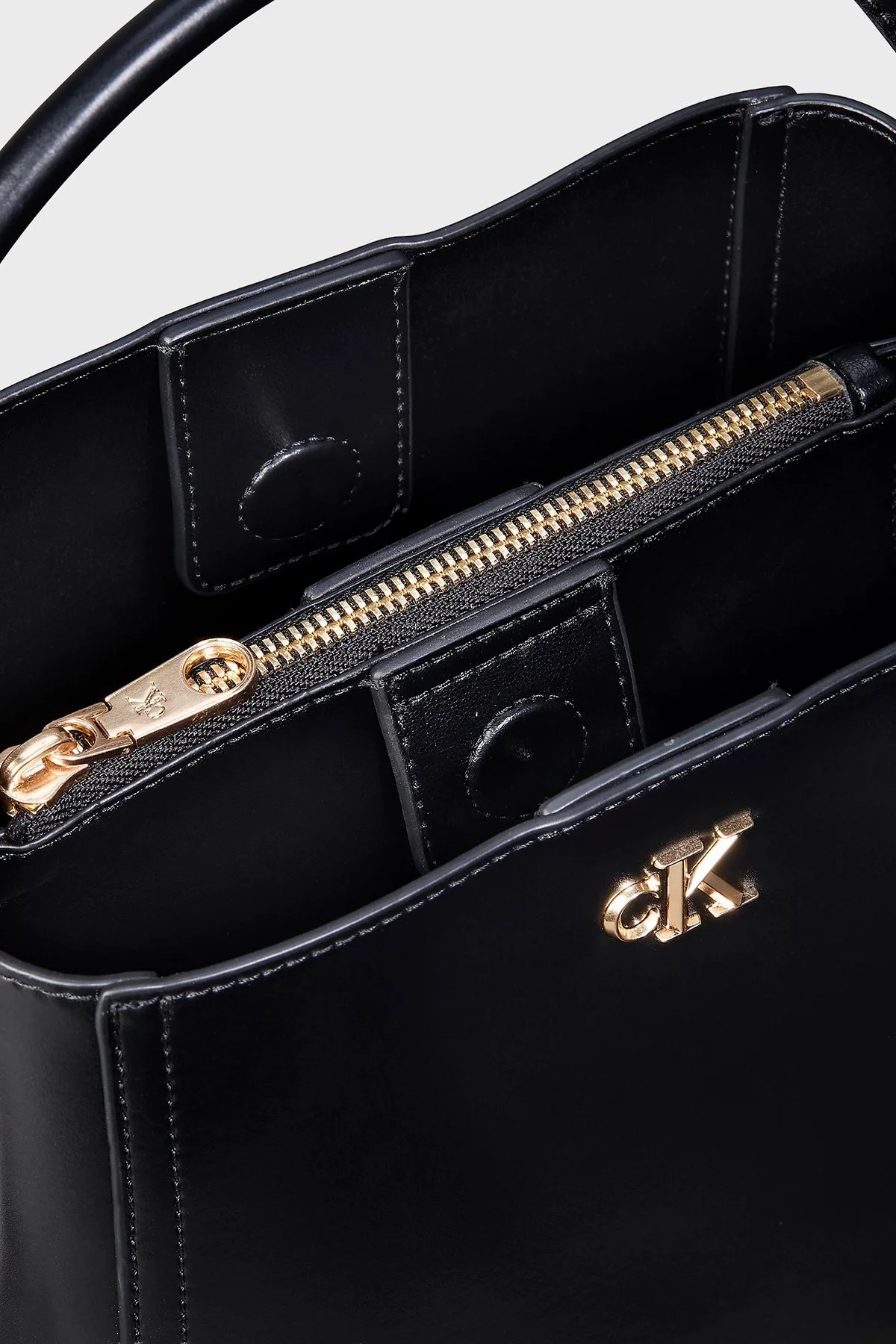 Calvin Klein Logolu Çıkarılabilir Askılı LV04F3174G001 Kadın Çanta LV04F3174G 001 Siyah - 4