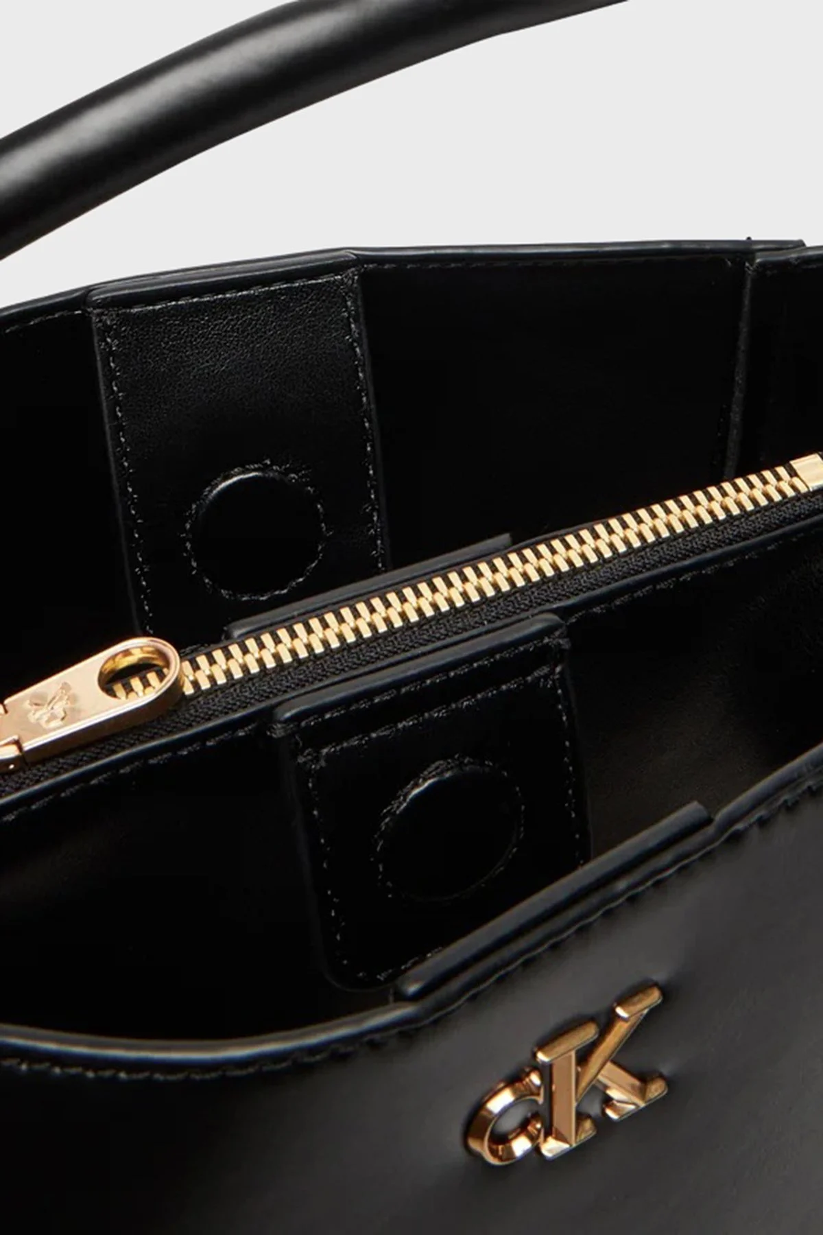 Calvin Klein Logolu Çıkarılabilir Askılı LV04F3174GYIQ Bayan Çanta LV04F3174G YIQ SİYAH-GOLD - 5