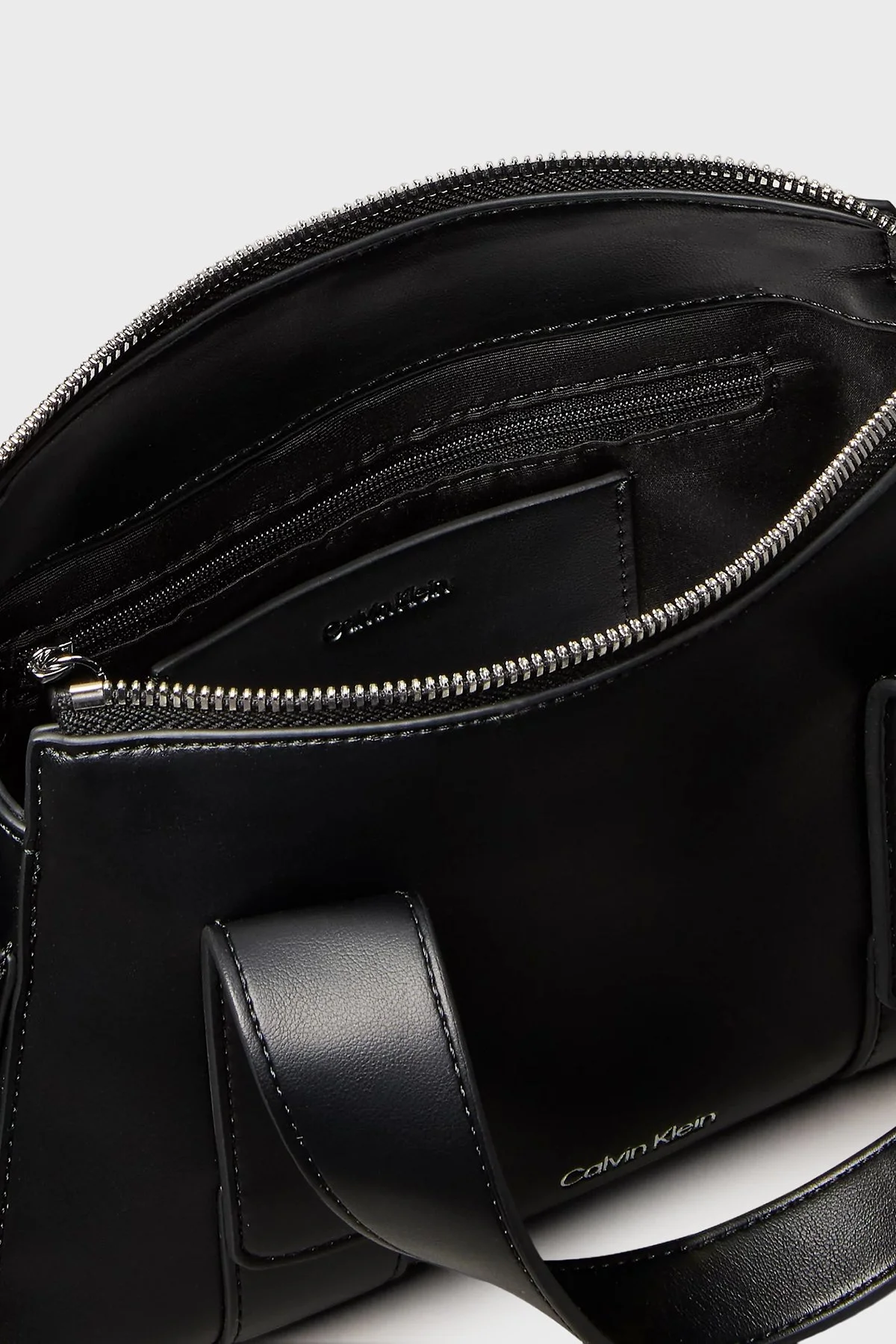 Calvin Klein Logolu Çıkarılabilir Askılı LV04F3291G2QP Bayan Çanta LV04F3291G 2QP SİYAH - 4