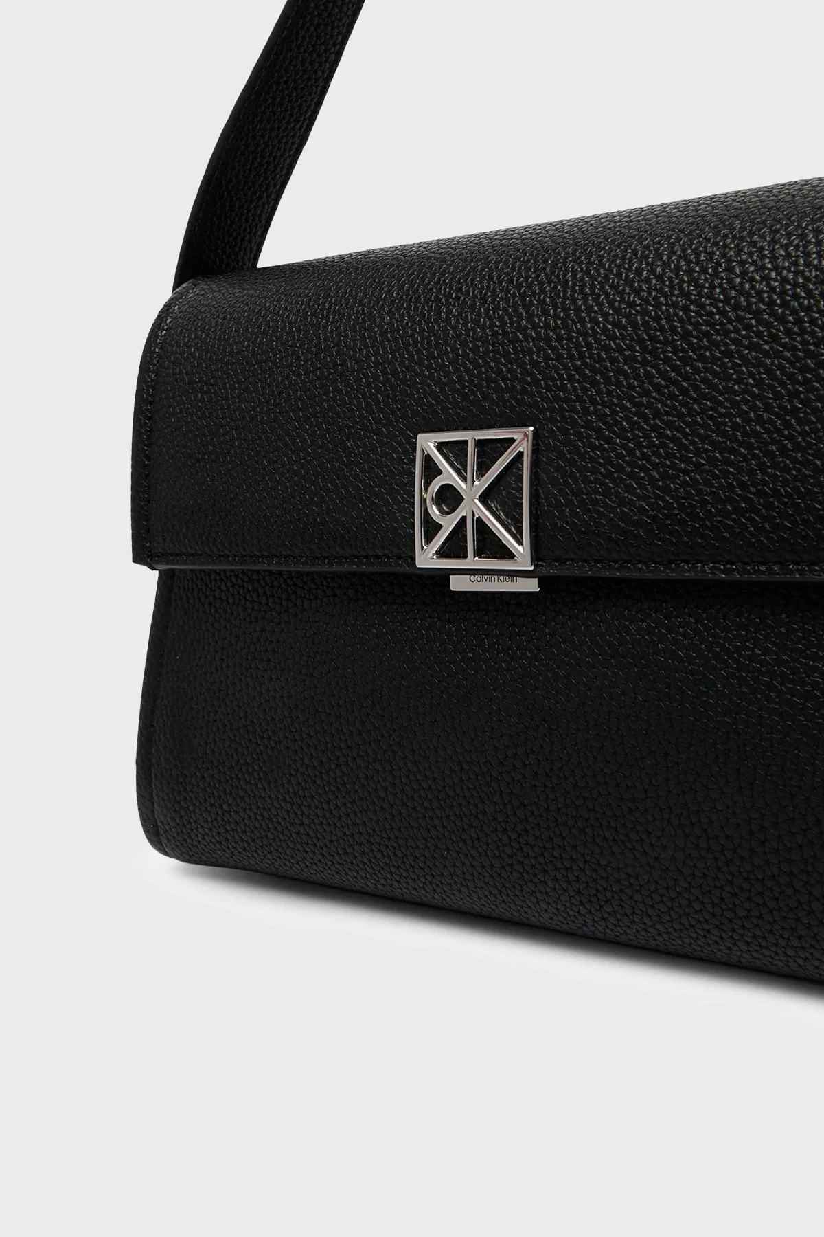 Calvin Klein Logolu Çıkarılabilir Askılı LV04F3425GUB1 Bayan Çanta LV04F3425G UB1 SİYAH - 6