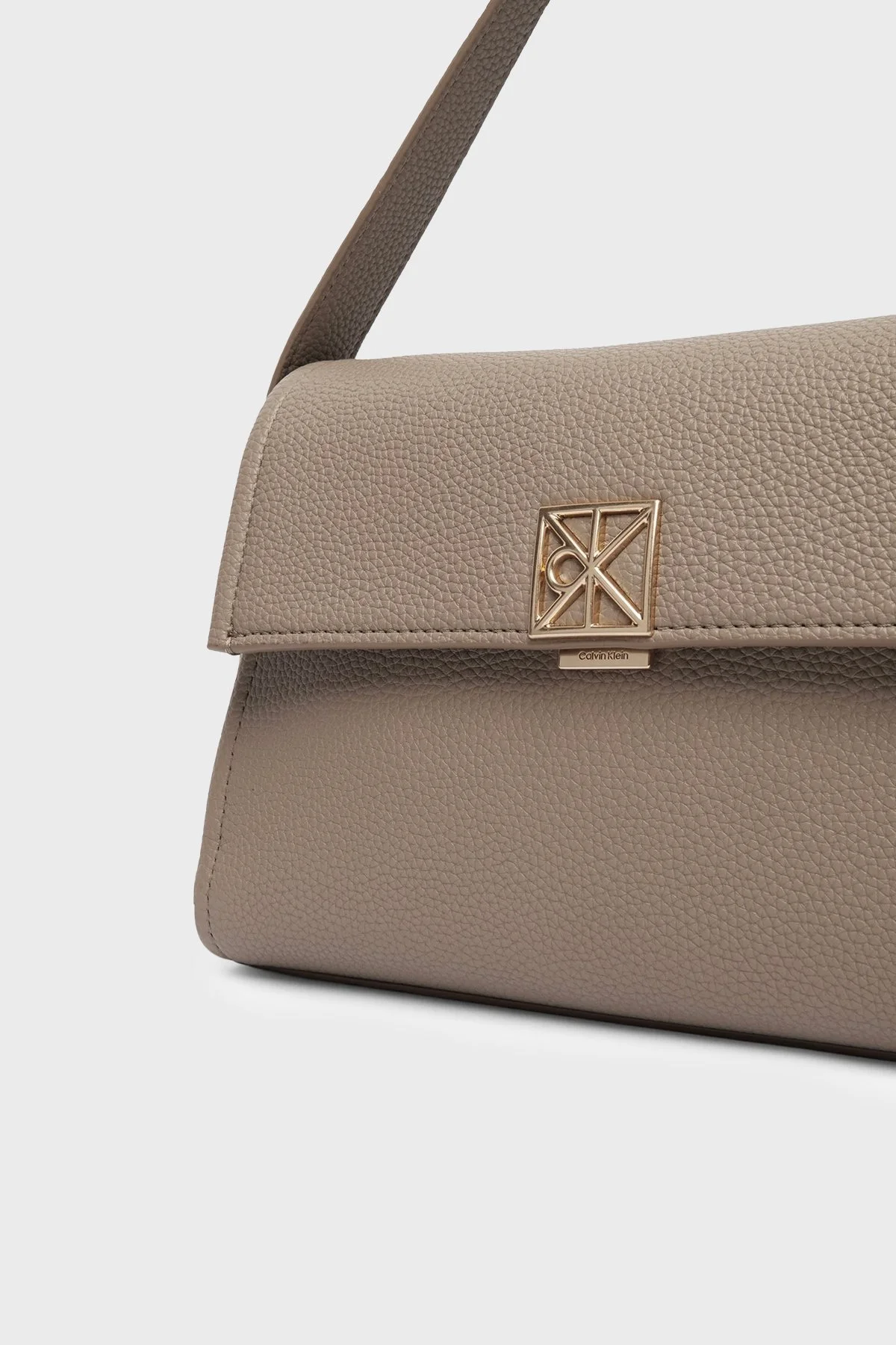Calvin Klein Logolu Çıkarılabilir Askılı LV04F3425GVFU Bayan Çanta LV04F3425G VFU TOPRAK - 6