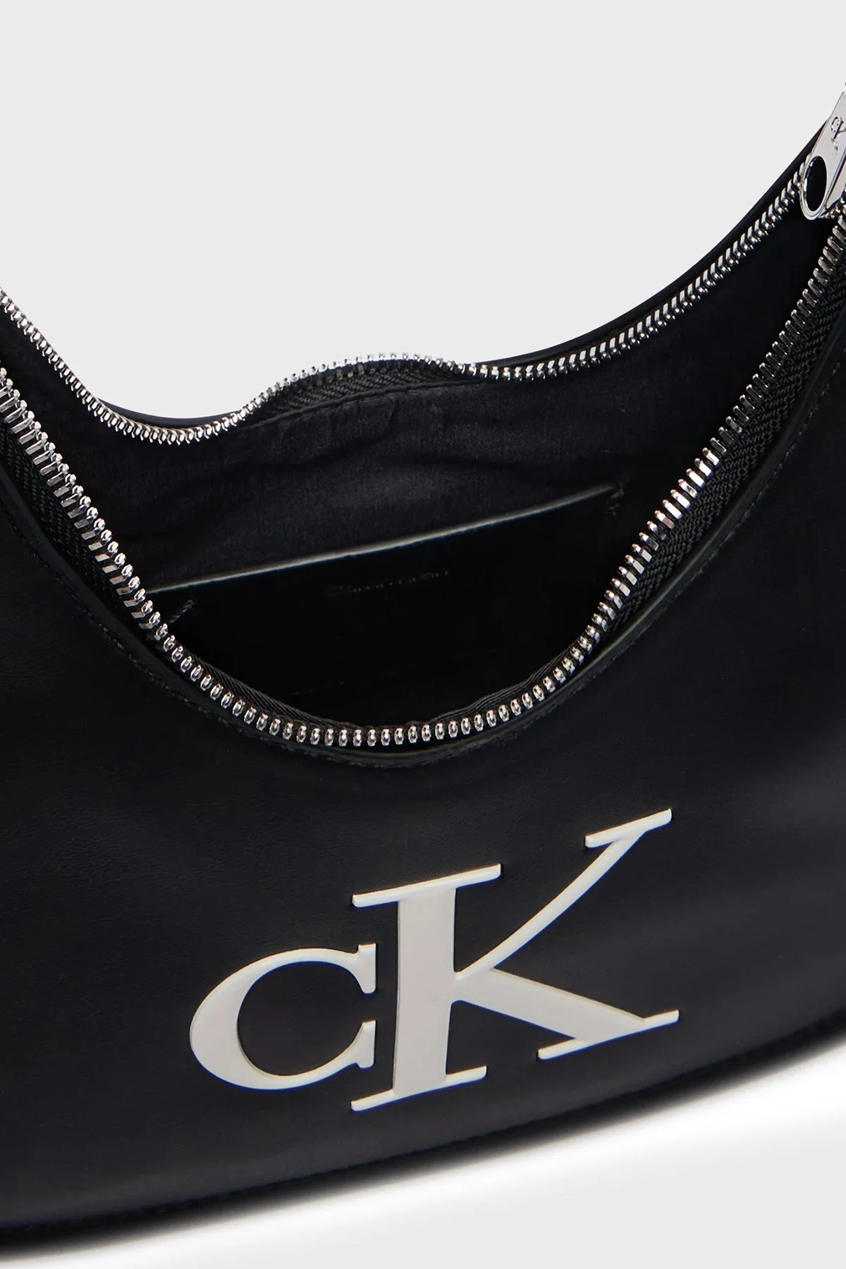 Calvin Klein Logolu Çıkarılabilir Askılı LV04F3561G3L2 Kadın Çanta LV04F3561G 3L2 SİYAH - 4