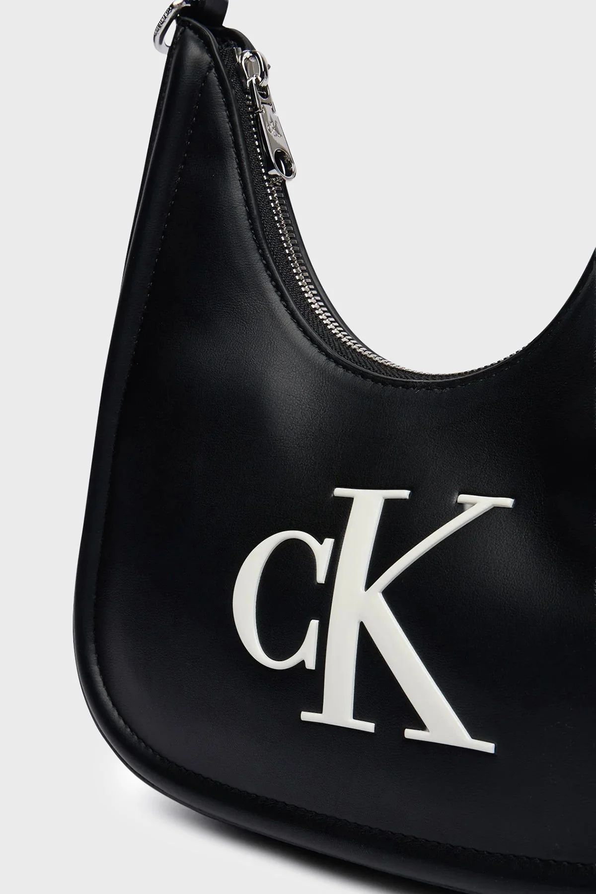 Calvin Klein Logolu Çıkarılabilir Askılı LV04F3561G3L2 Kadın Çanta LV04F3561G 3L2 SİYAH - 5