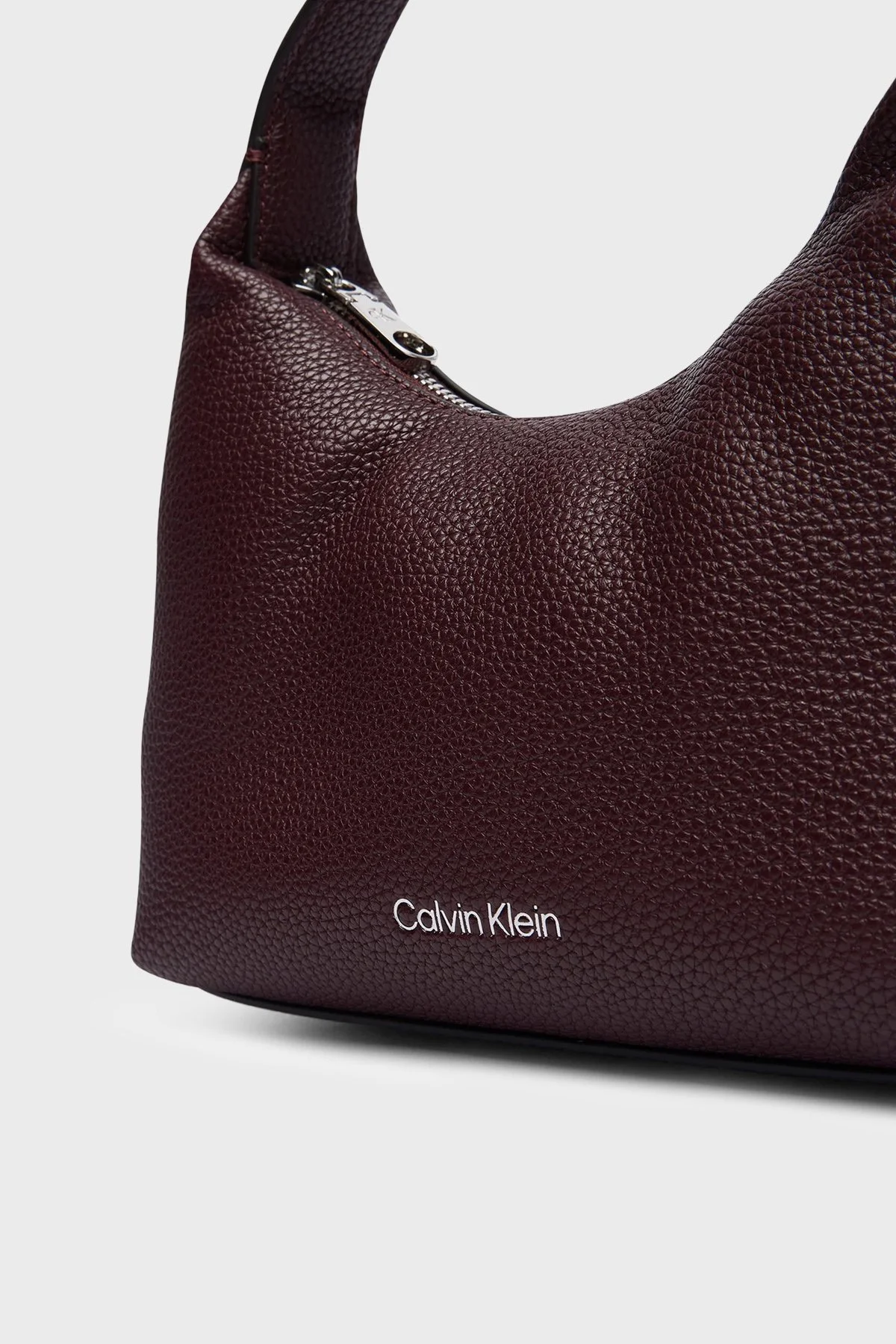 Calvin Klein Logolu Çıkarılabilir Askılı LV04F3892GBAP Kadın Çanta LV04F3892G BAP Bordo - 6