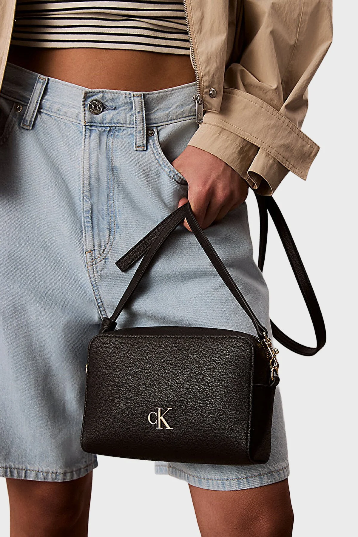 Calvin Klein Logolu Çıkarılabilir Askılı LV04K3162GUB1 Bayan Çanta LV04K3162G UB1 SİYAH - 2