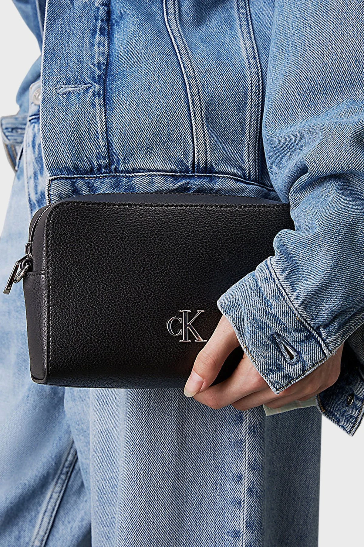 Calvin Klein Logolu Çıkarılabilir Askılı LV04K3162GUB1G Bayan Çanta LV04K3162G UB1G SİYAH - 4