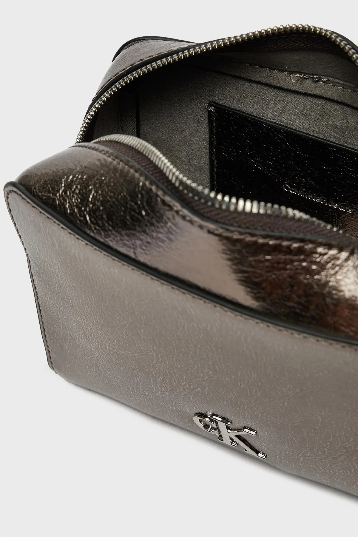 Calvin Klein Logolu Çıkarılabilir Askılı Metalik K60K612728ADA Bayan Çanta K60K612728 ADA METAL - 4